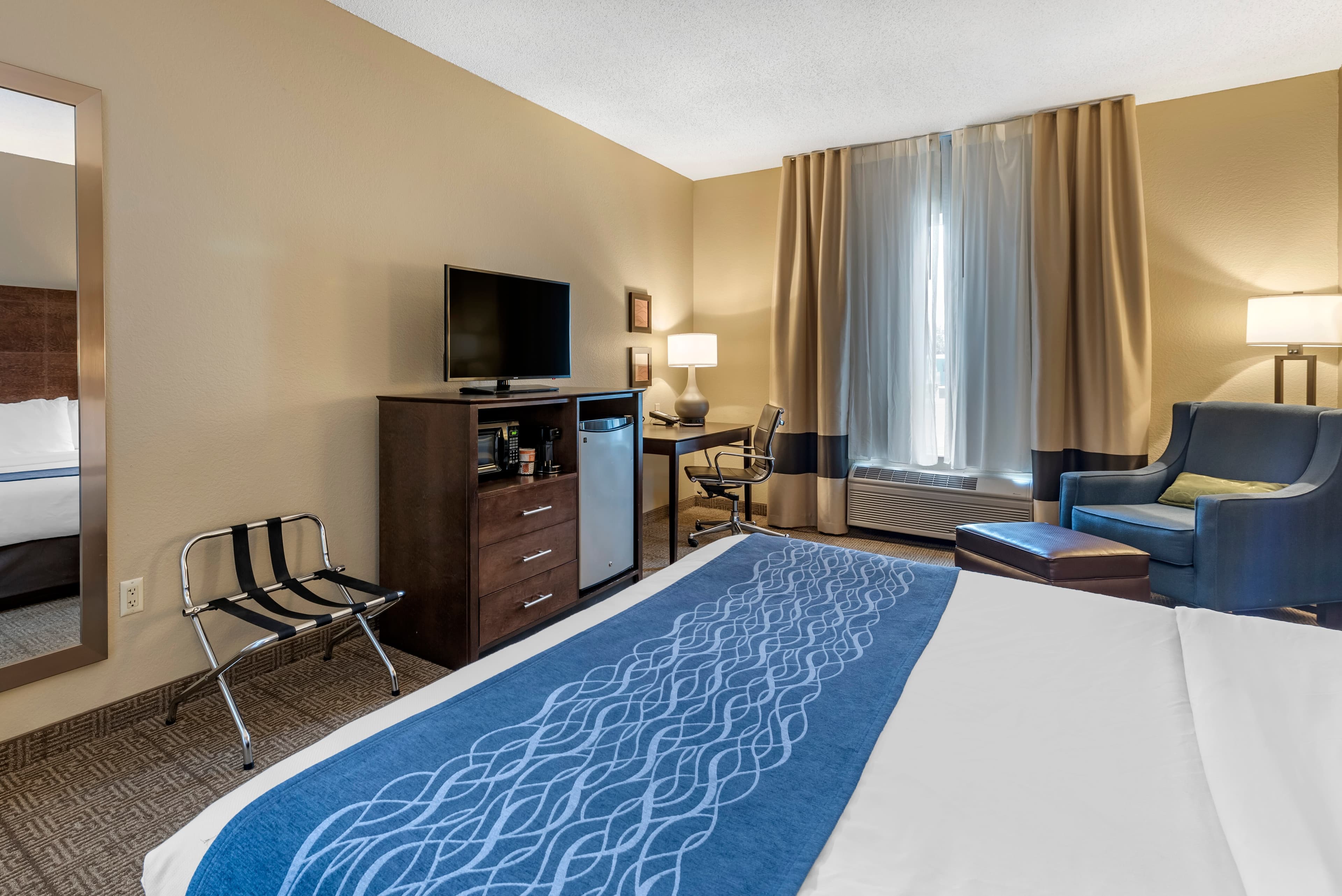 Comfort Inn & Suites Bryant - Benton - Image 5