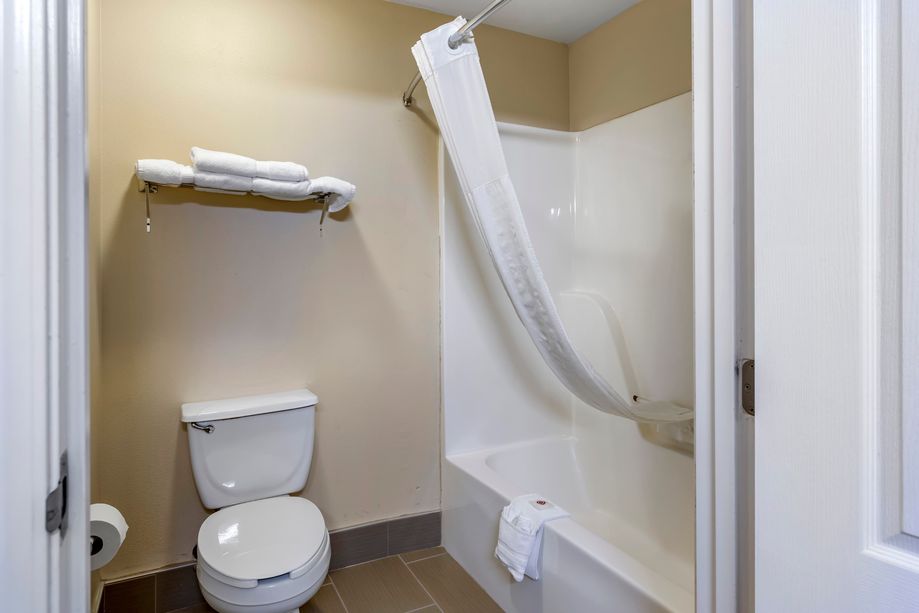 Comfort Inn & Suites Bryant - Benton — 11