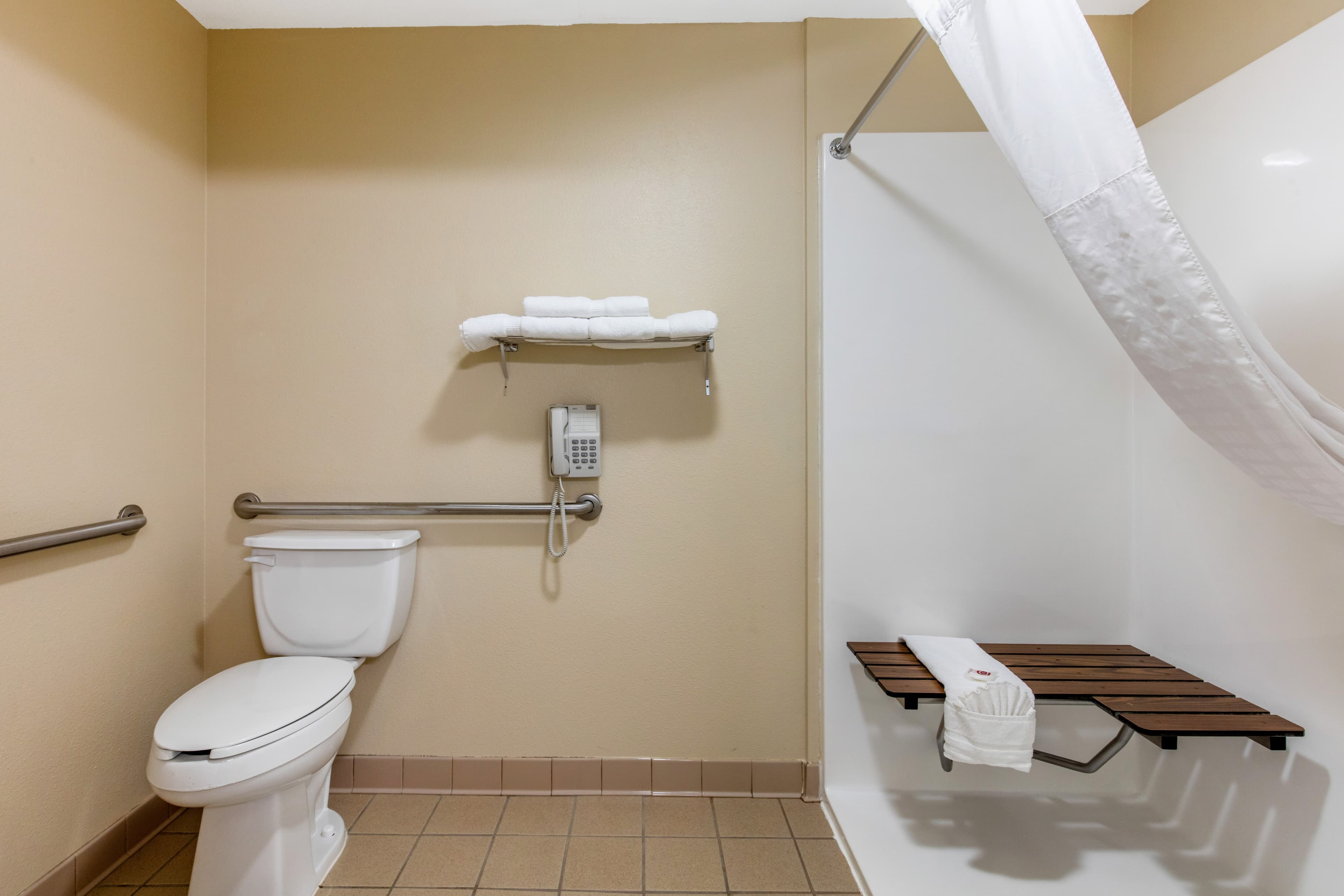 Comfort Inn & Suites Bryant - Benton - Image 4