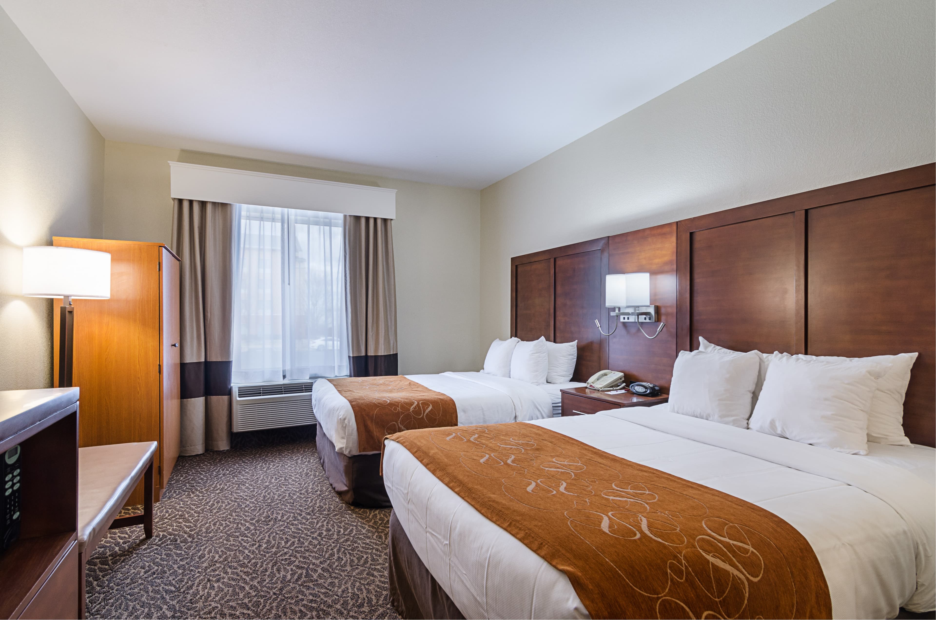 Quality Suites Springdale West I-49 - Image 2
