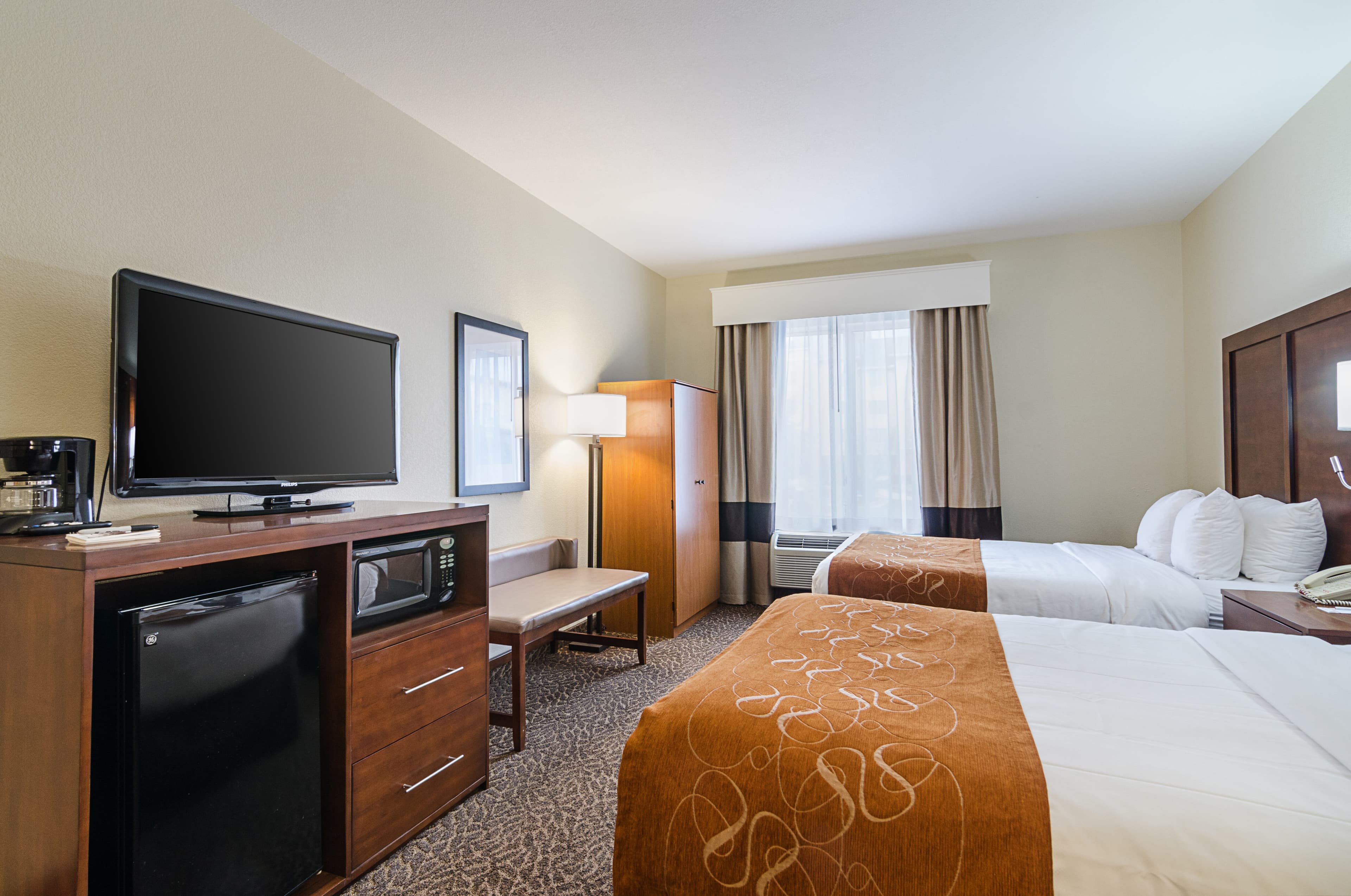 Quality Suites Springdale West I-49 - Image 4