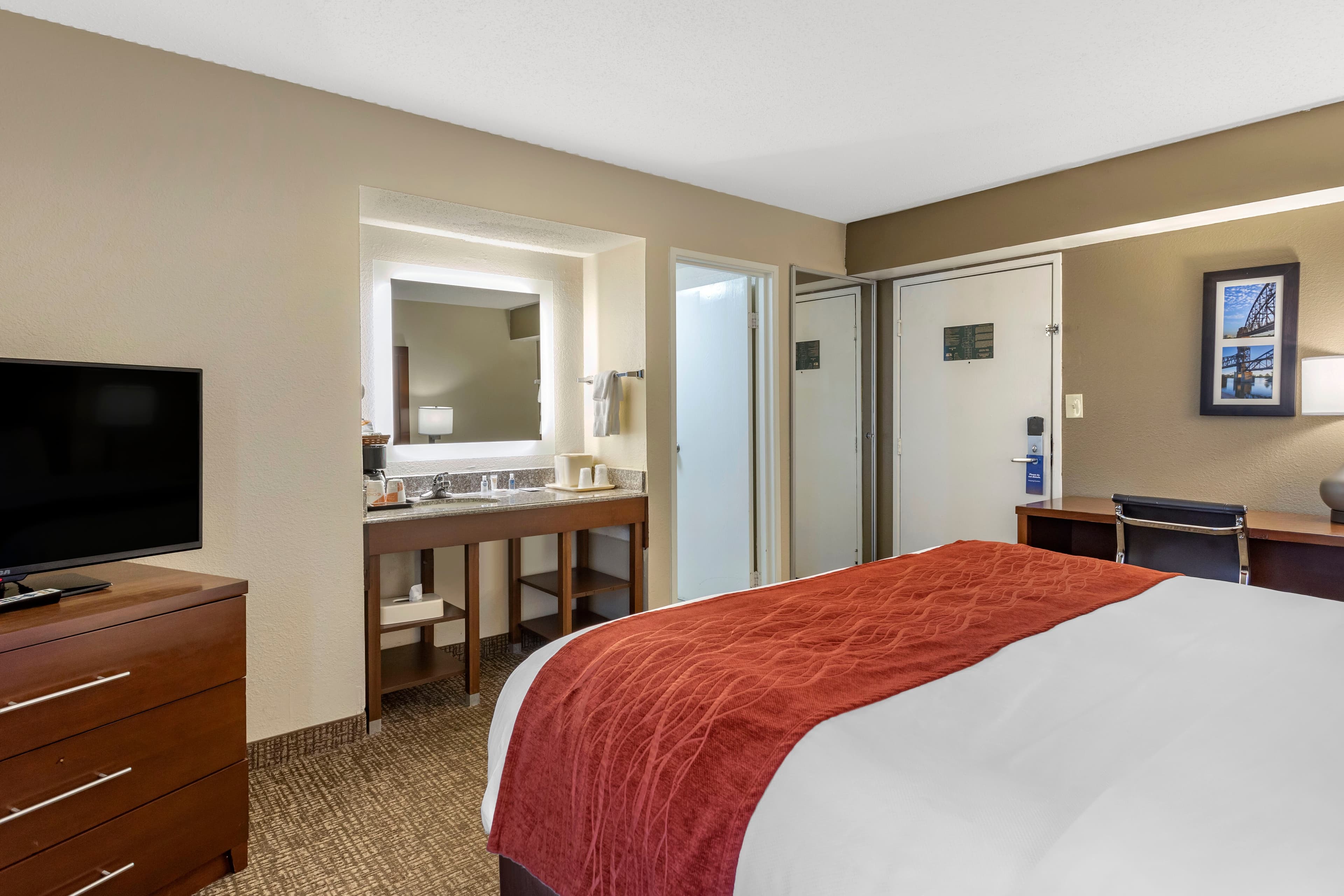 Comfort Inn & Suites Little Rock Airport - Image 5