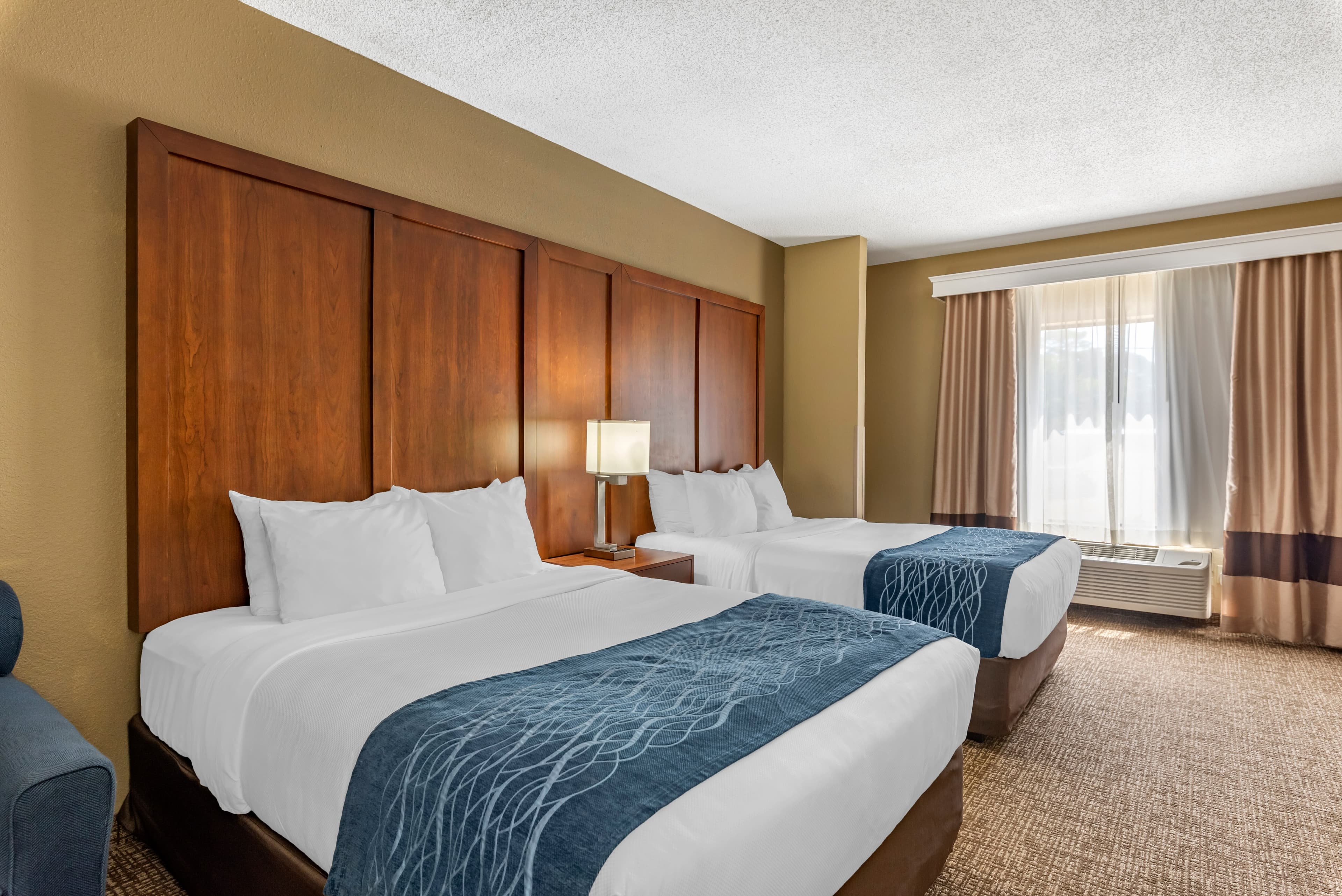 Comfort Inn & Suites El Dorado - Image 4