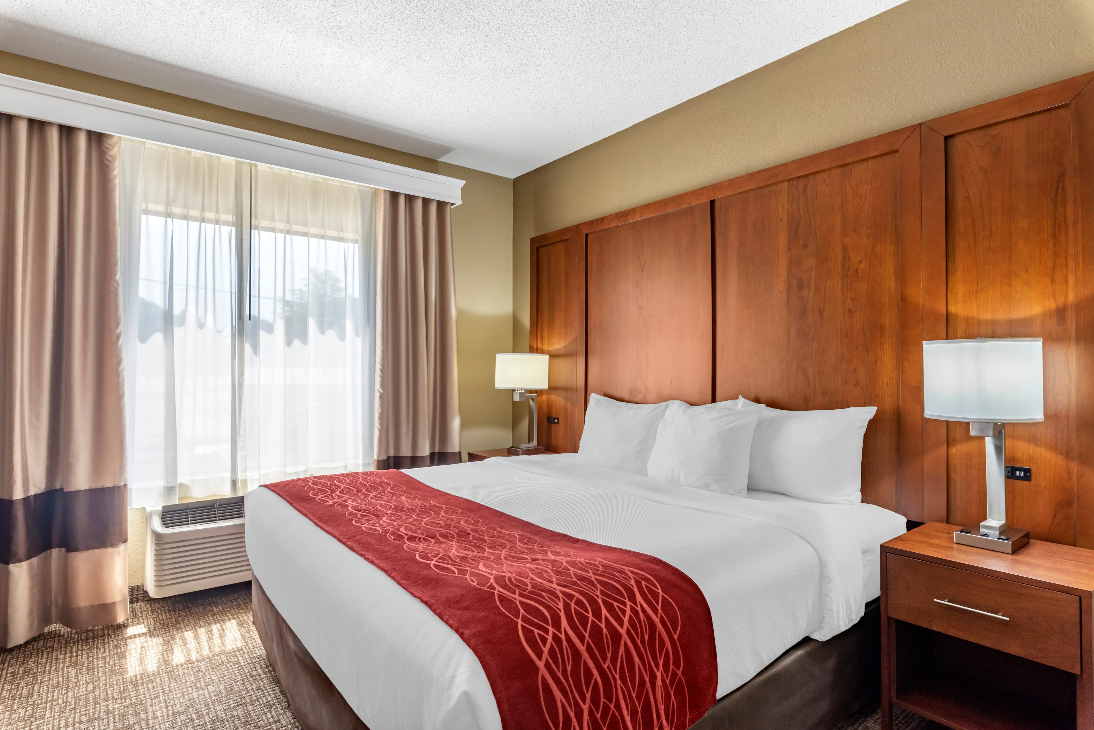Comfort Inn & Suites El Dorado — 7