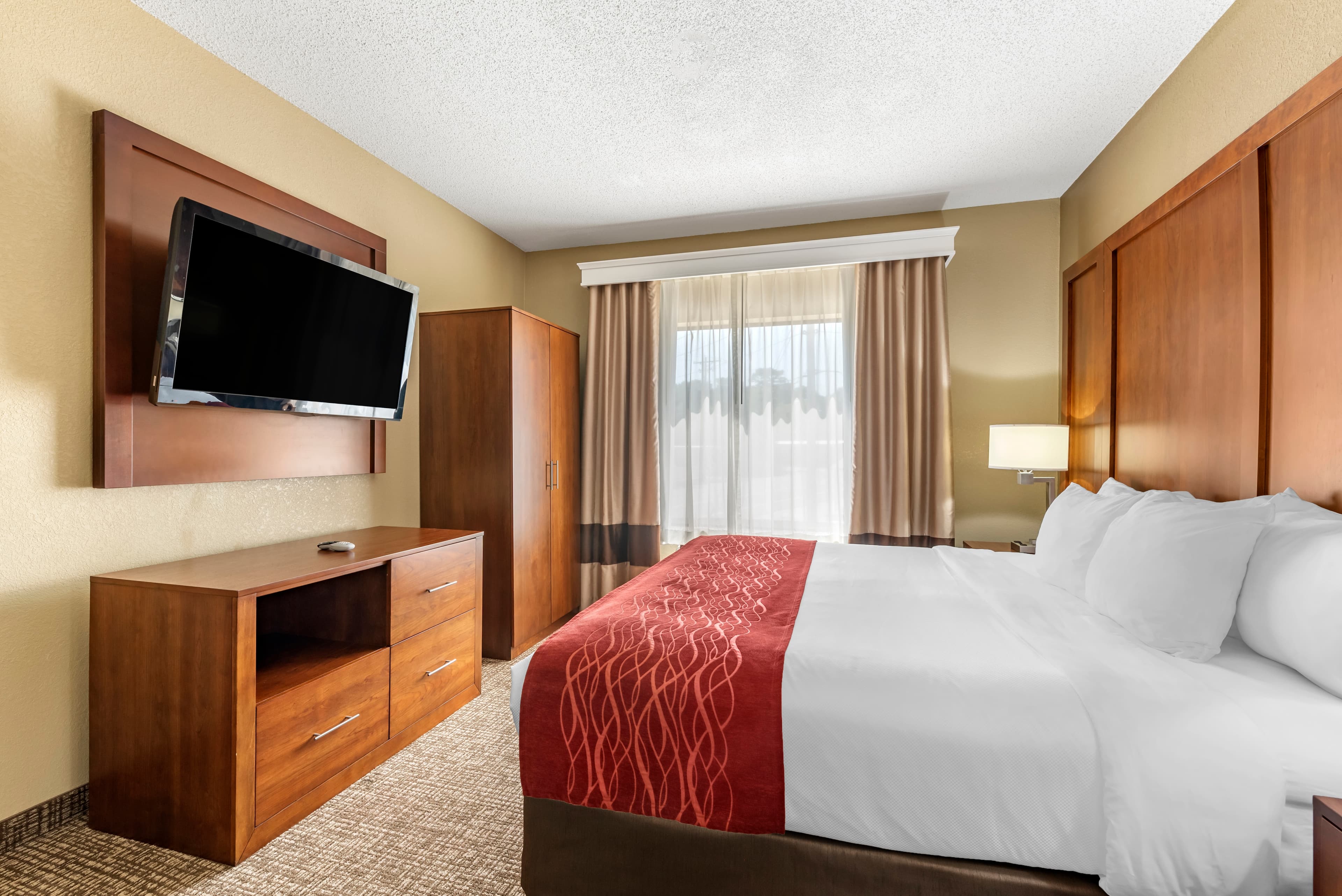 Comfort Inn & Suites El Dorado — 8