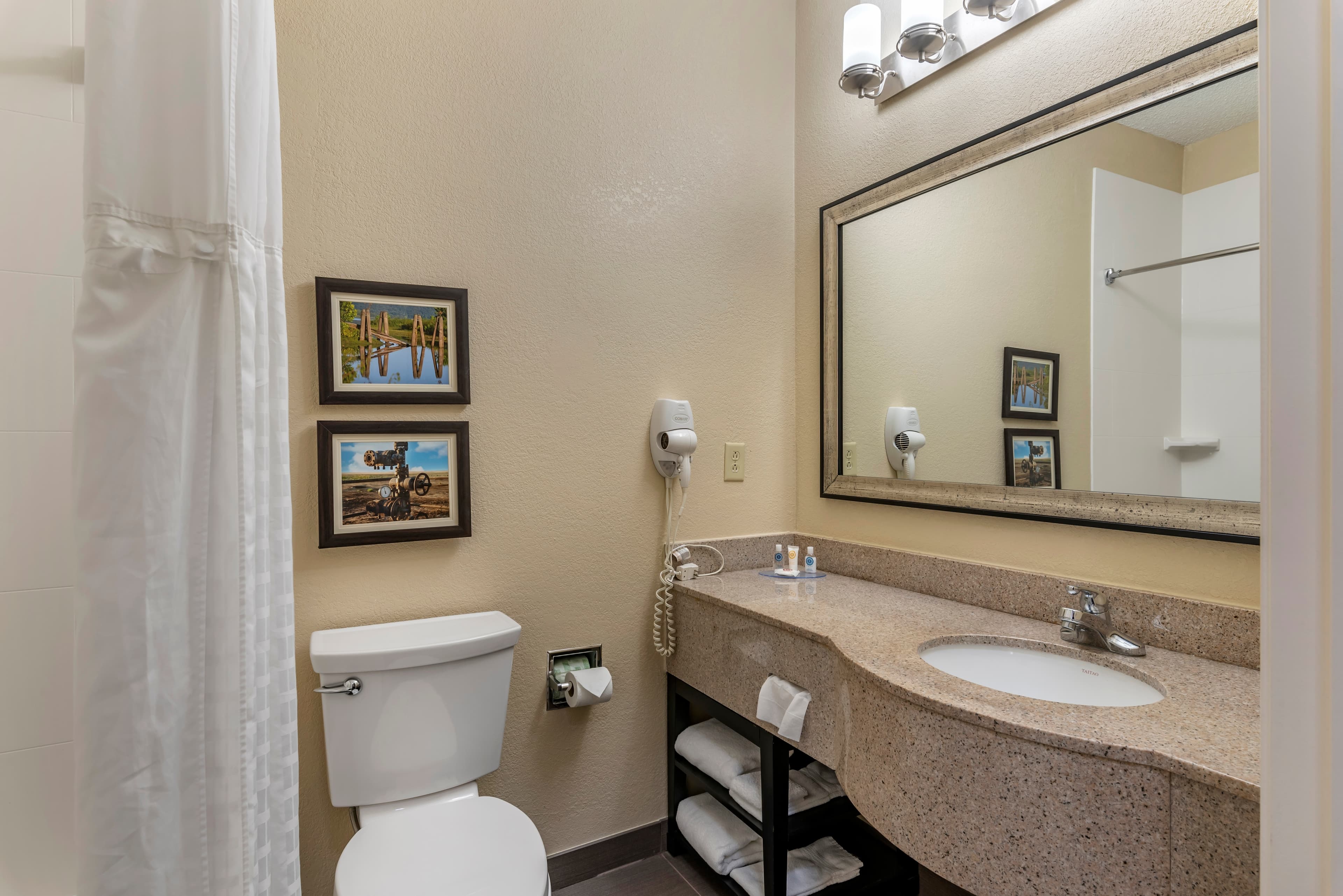 Comfort Inn & Suites El Dorado — 10