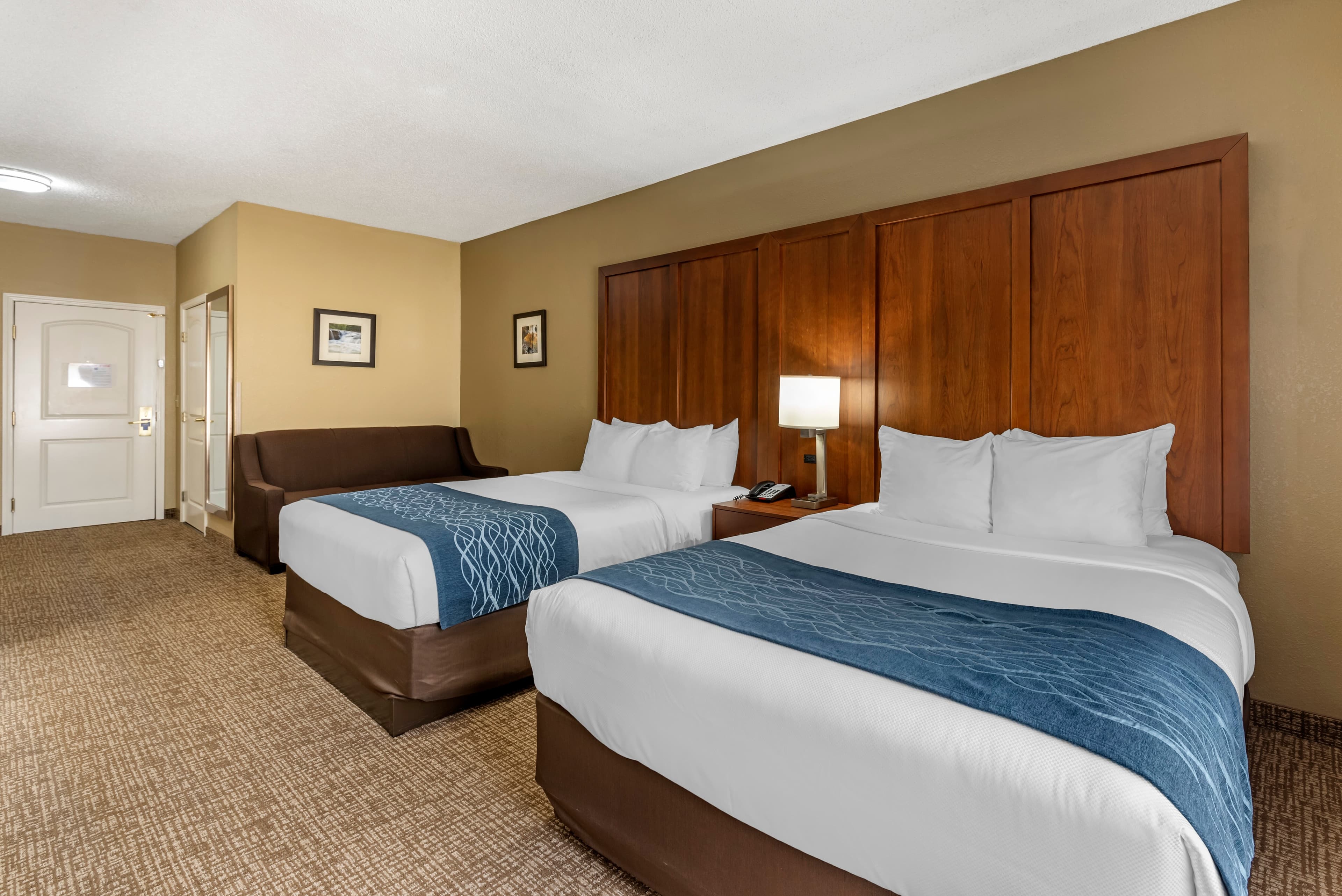 Comfort Inn & Suites El Dorado - Image 3