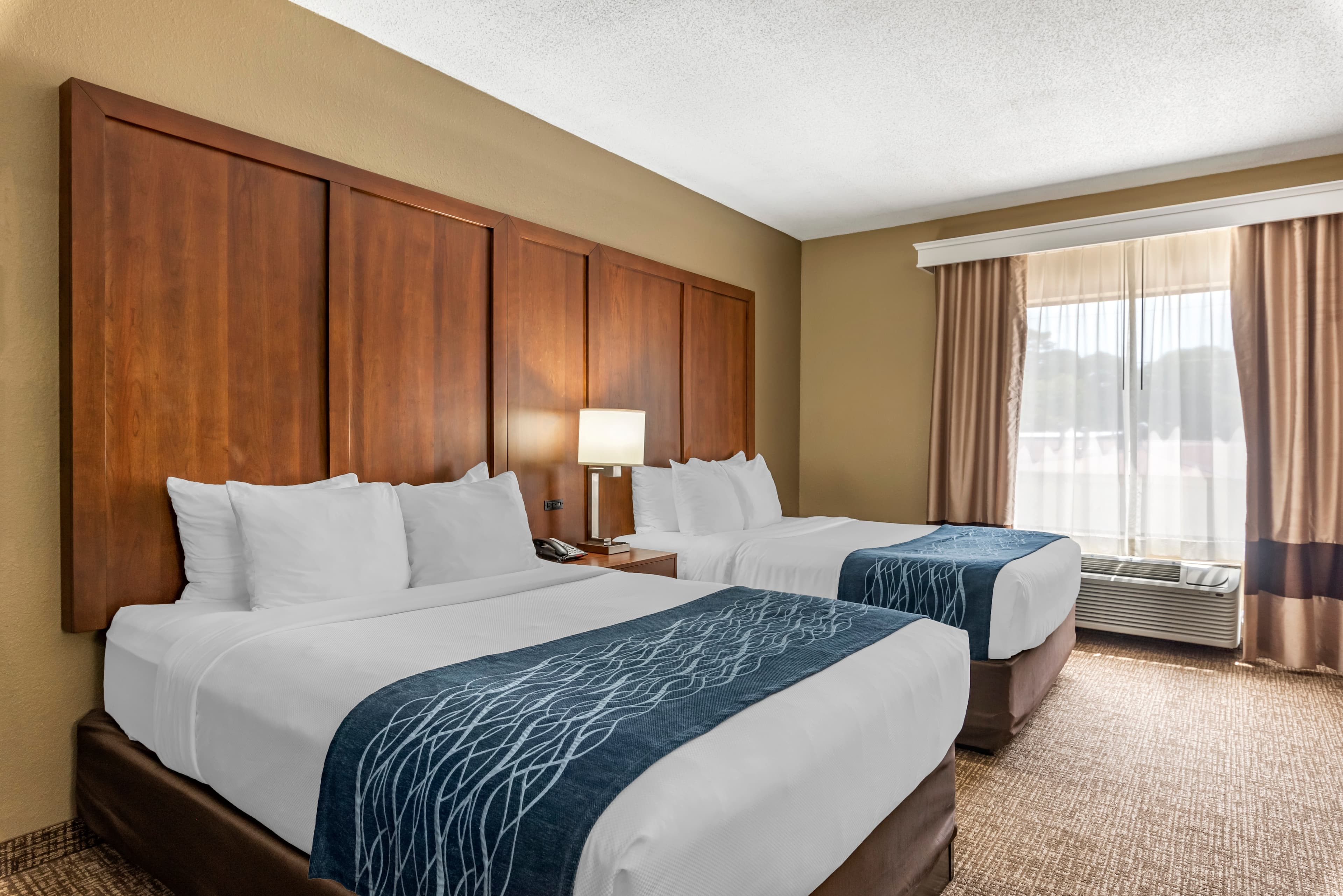 Comfort Inn & Suites El Dorado — 12