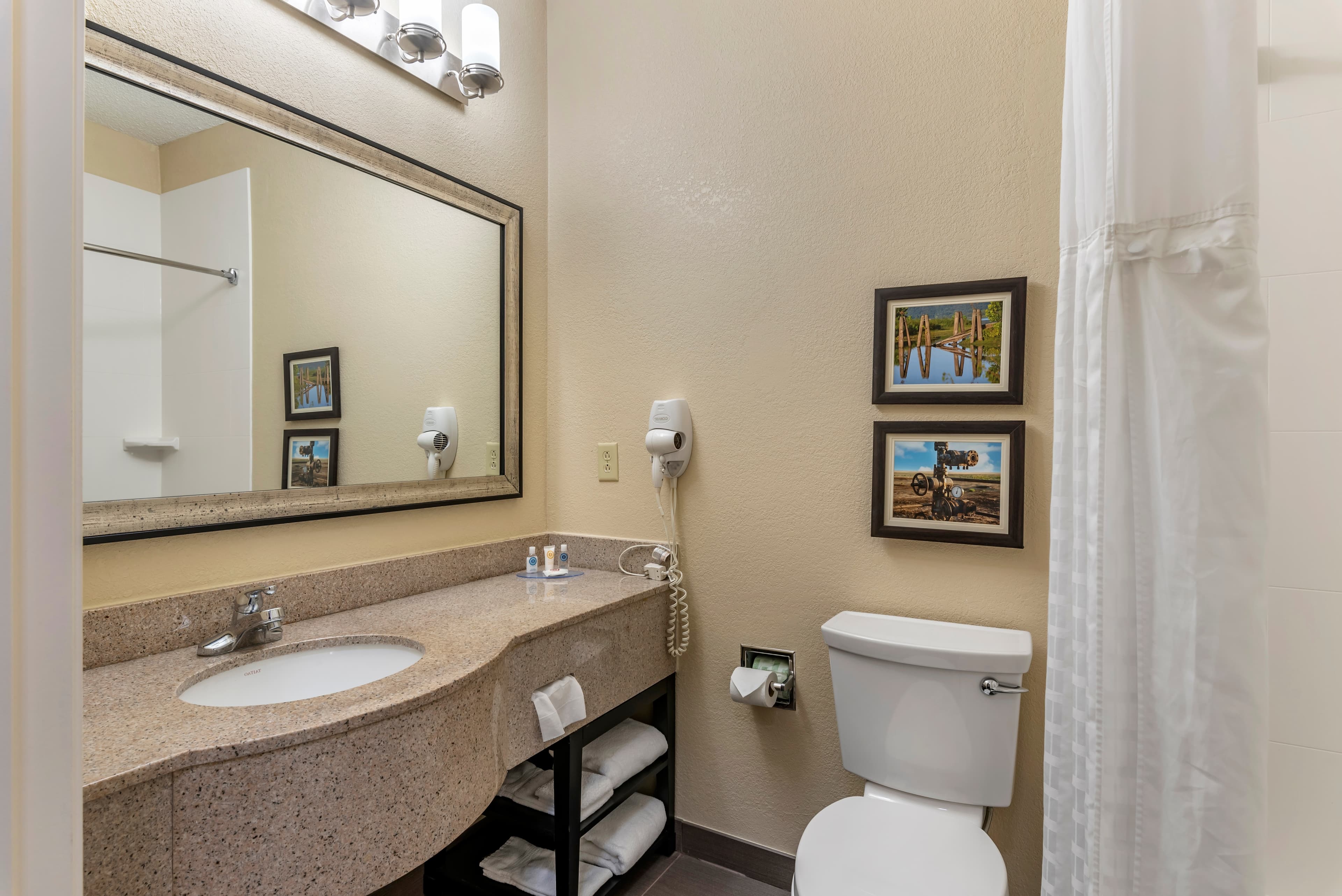 Comfort Inn & Suites El Dorado — 14