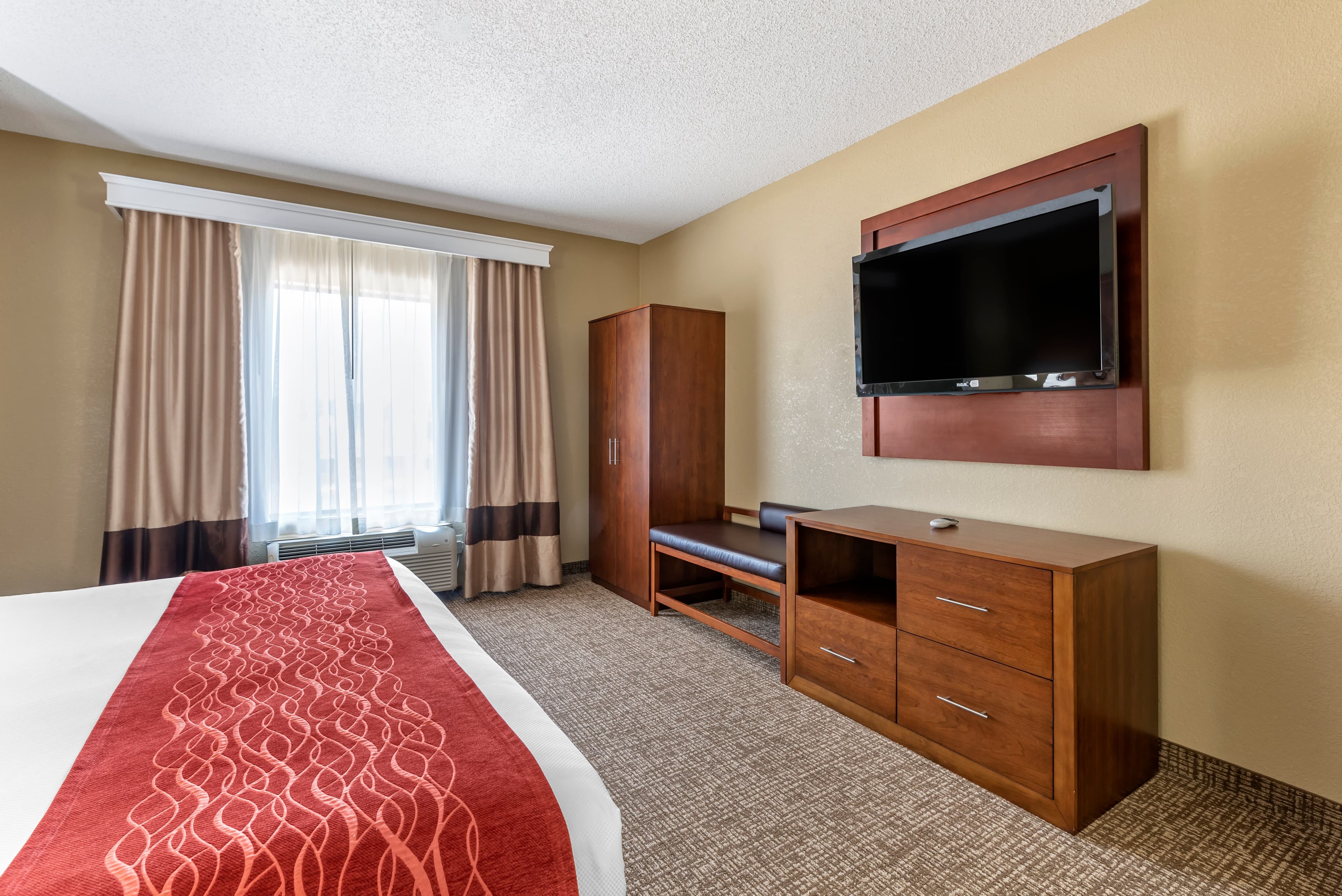 Comfort Inn & Suites El Dorado — 16