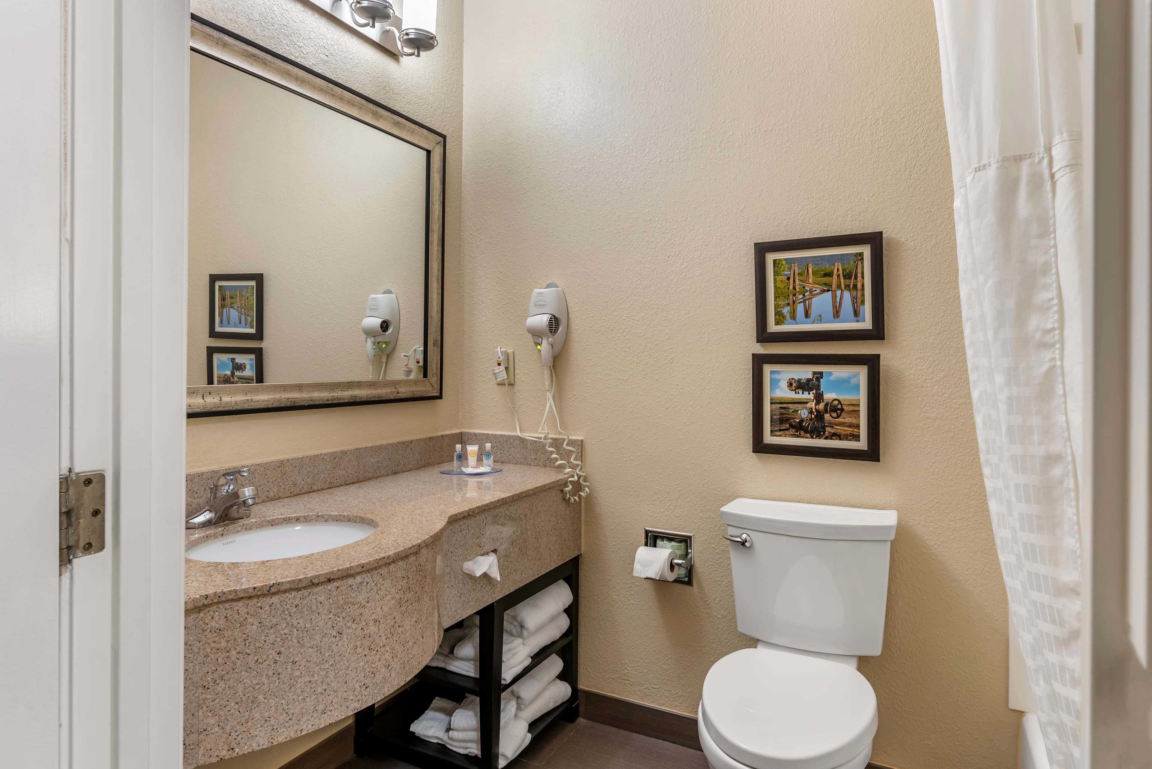 Comfort Inn & Suites El Dorado — 27