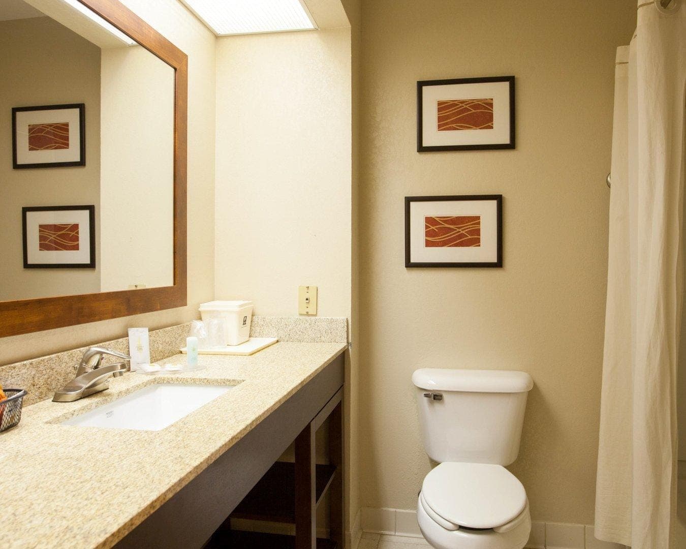 Quality Inn & Suites I-40 East — 16