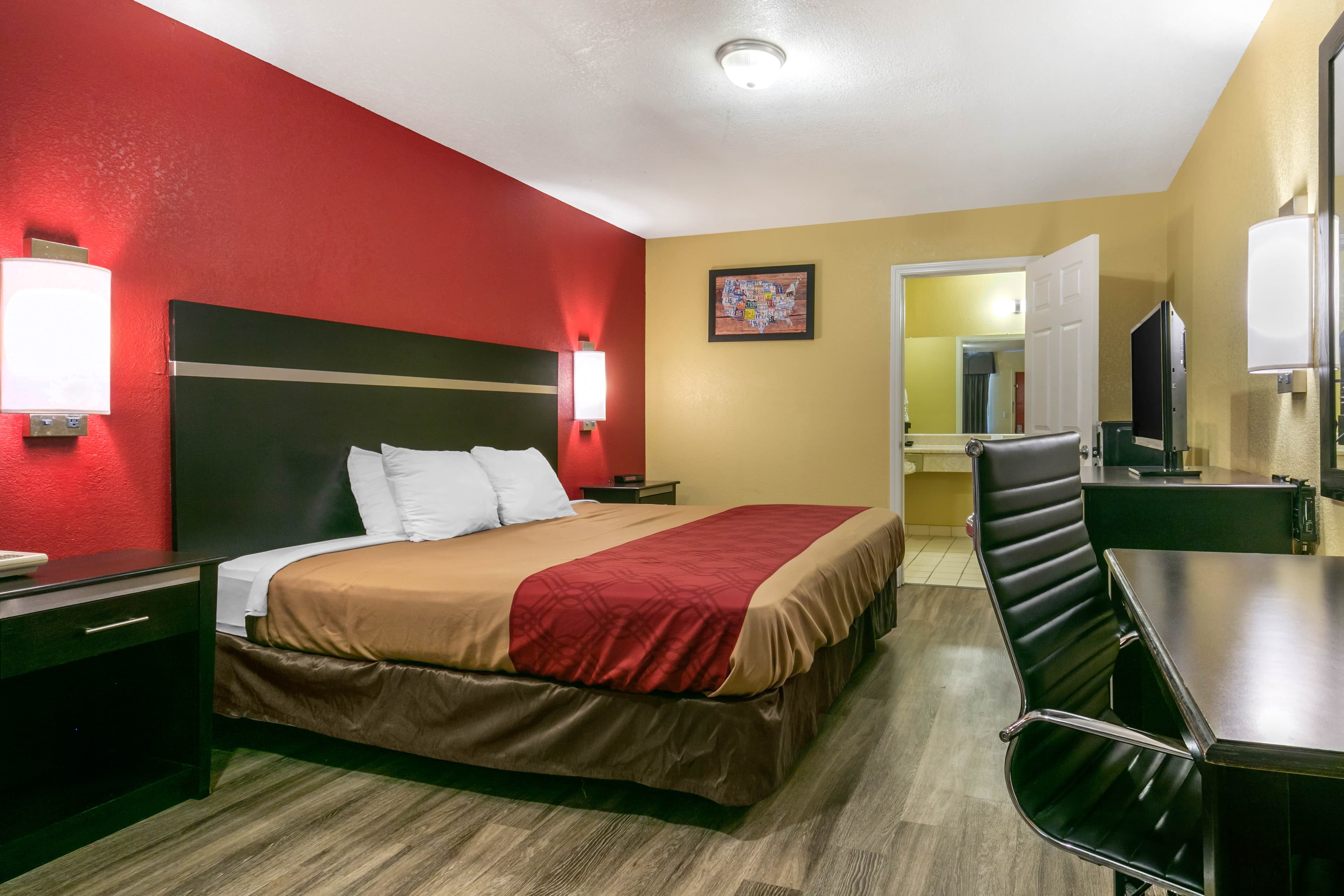 Econo Lodge Jonesboro — 7