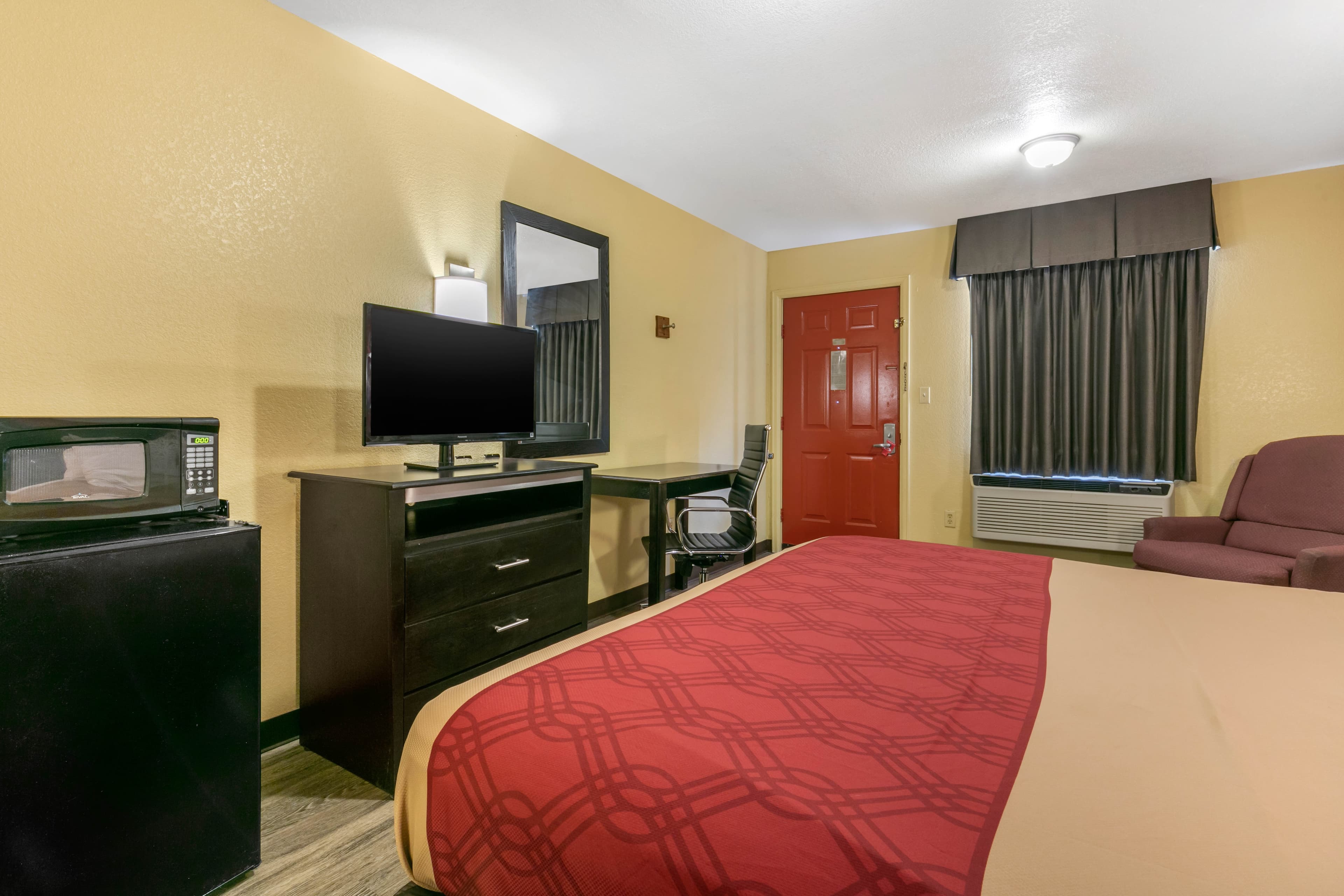 Econo Lodge Jonesboro — 10