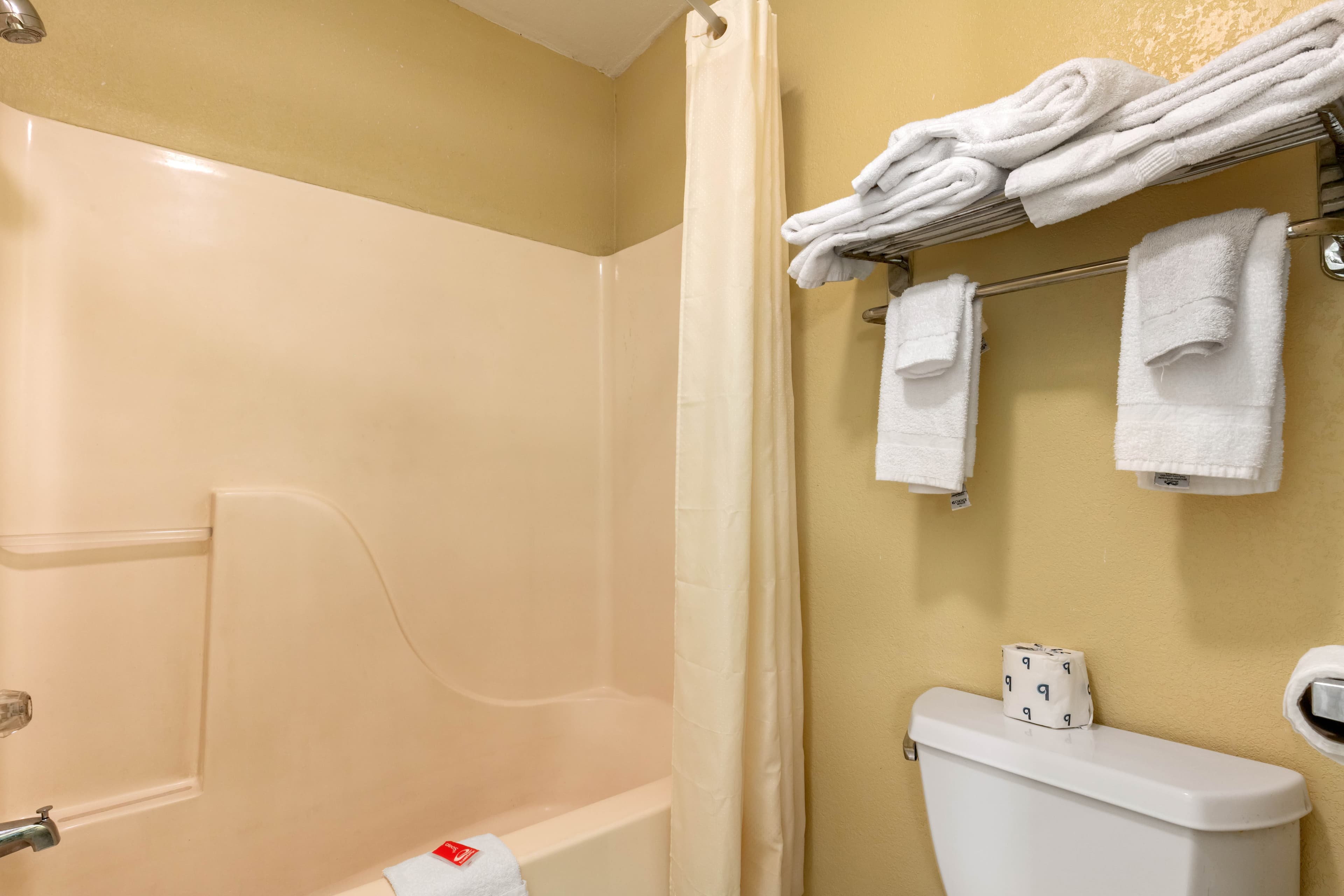 Econo Lodge Jonesboro — 6