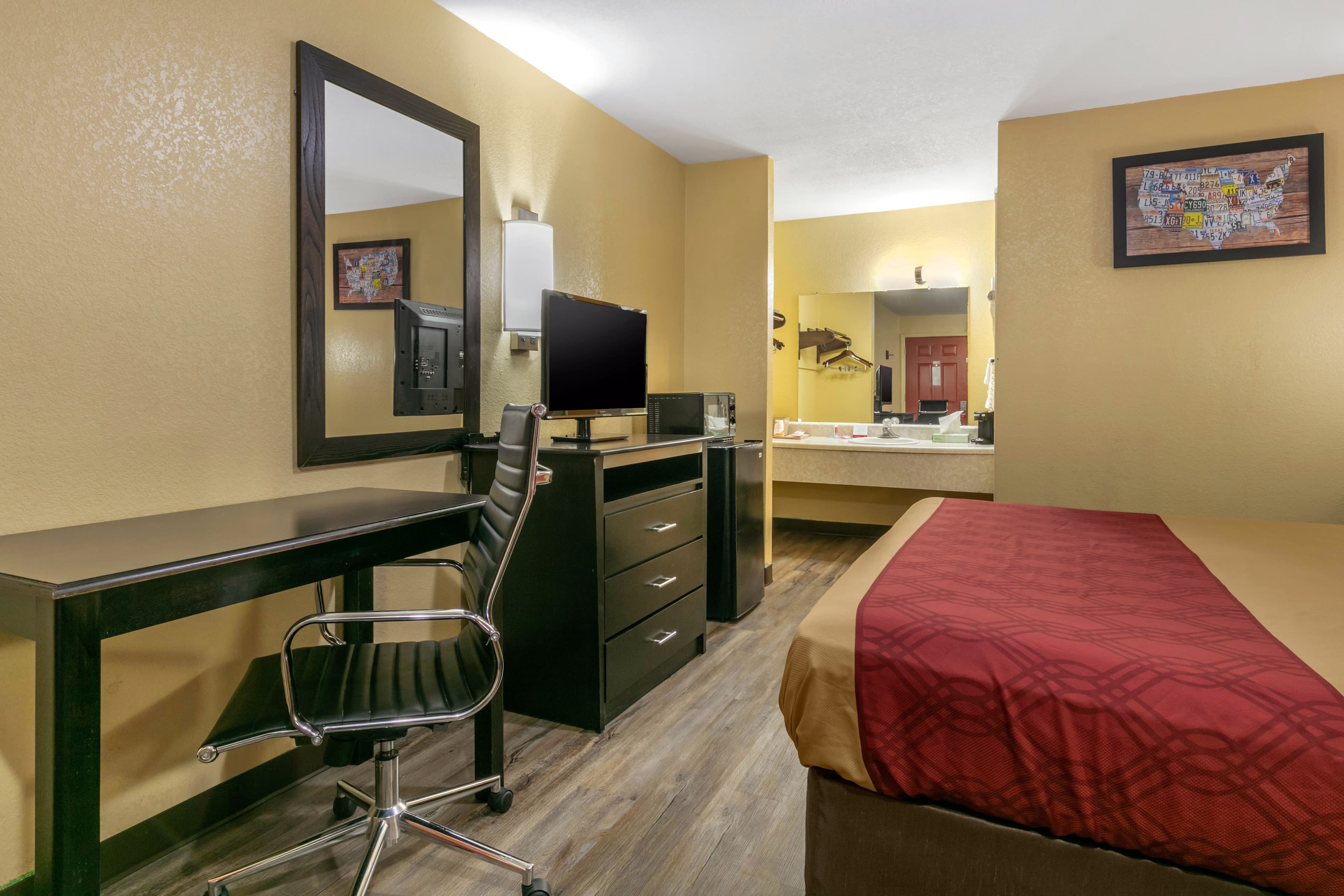 Econo Lodge Jonesboro — 13