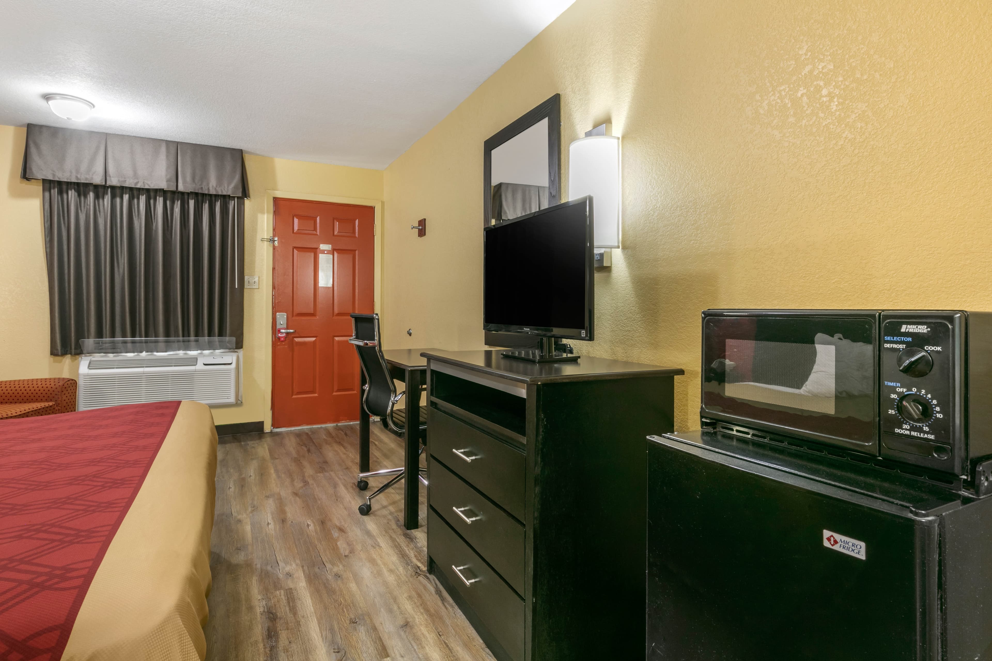 Econo Lodge Jonesboro — 15