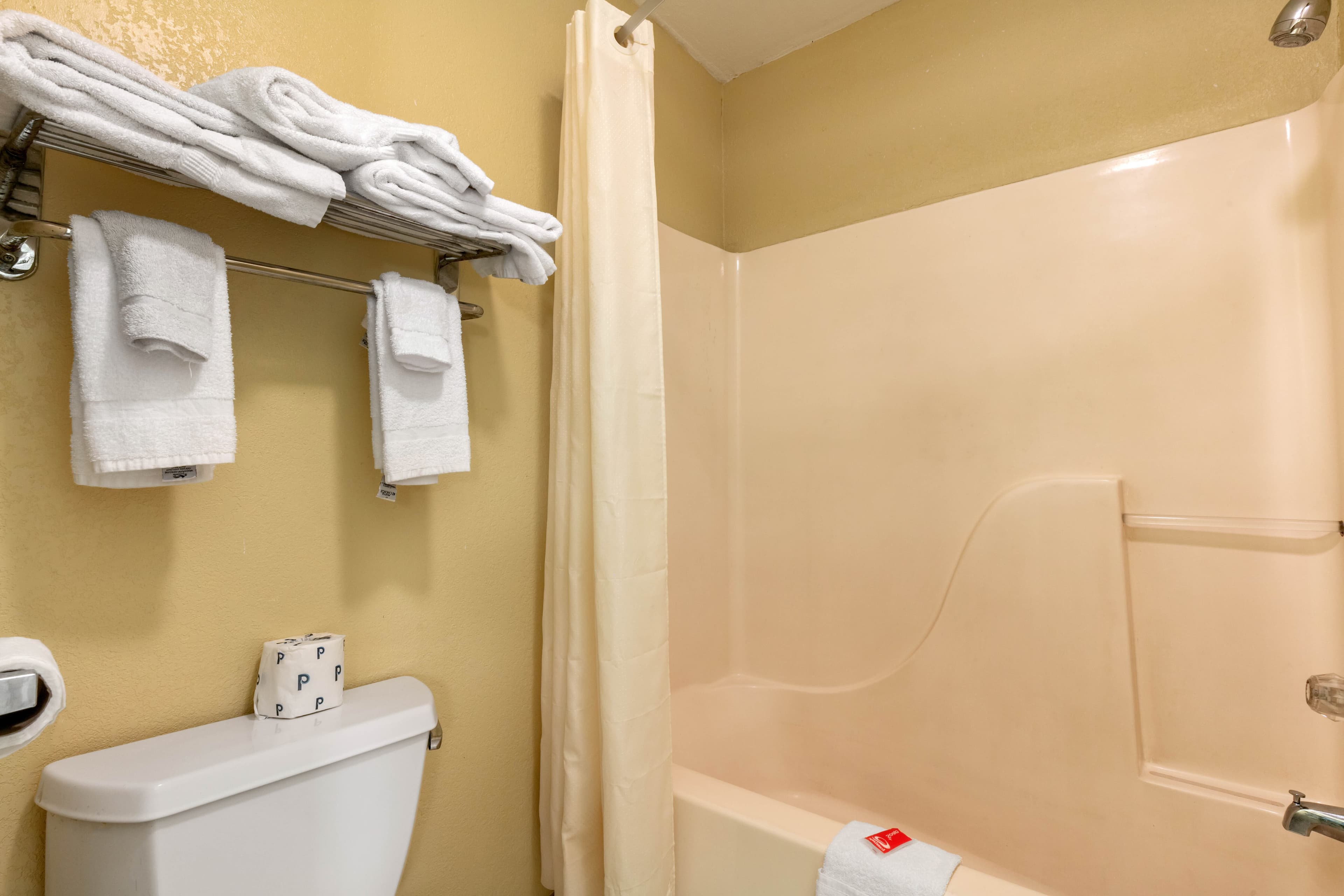 Econo Lodge Jonesboro — 16