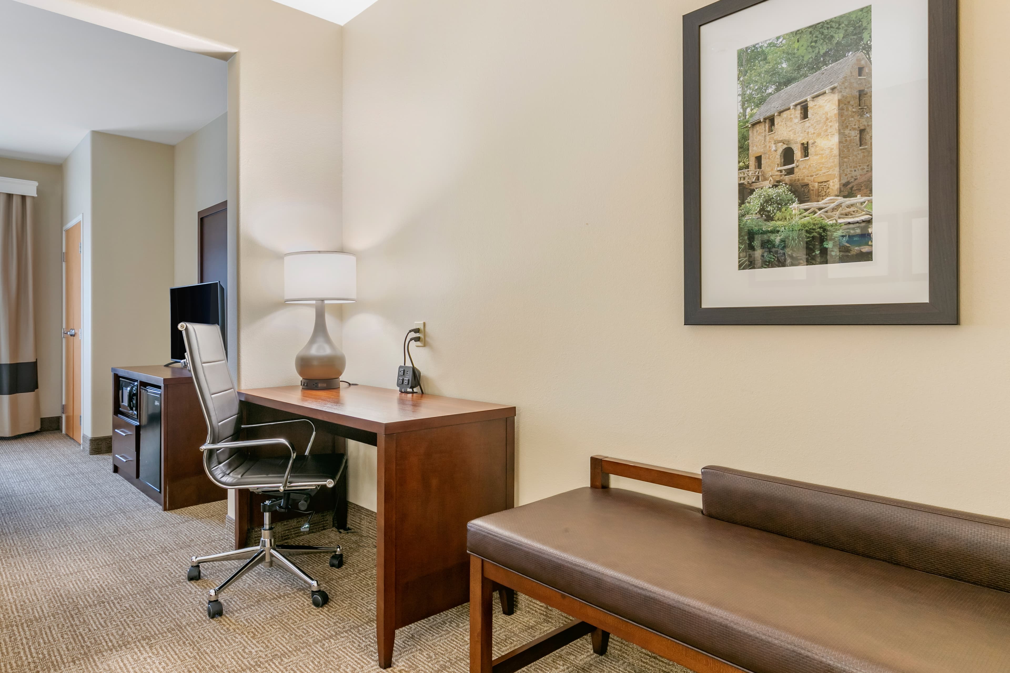 Comfort Suites Batesville — 9