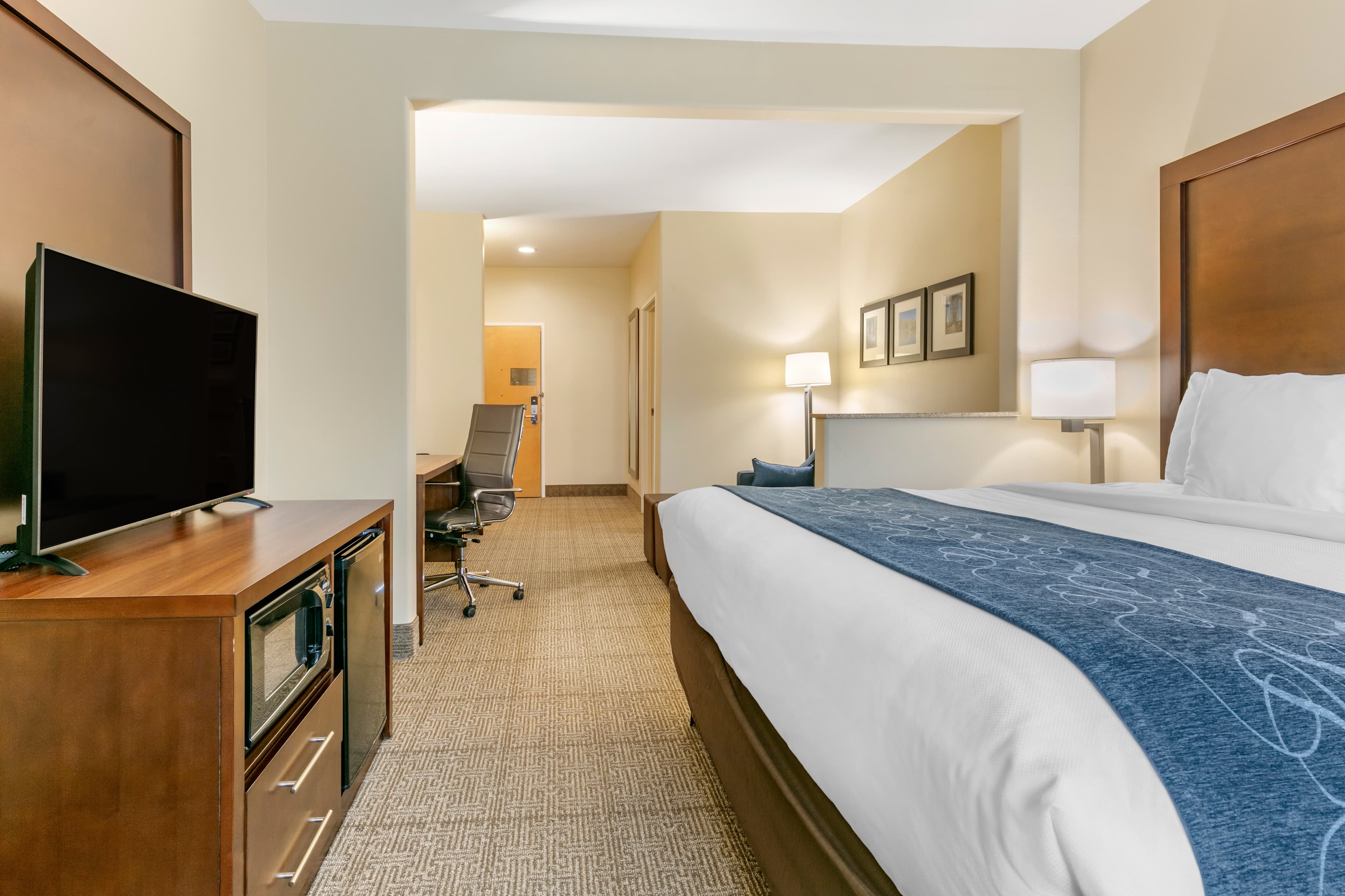 Comfort Suites Batesville — 11