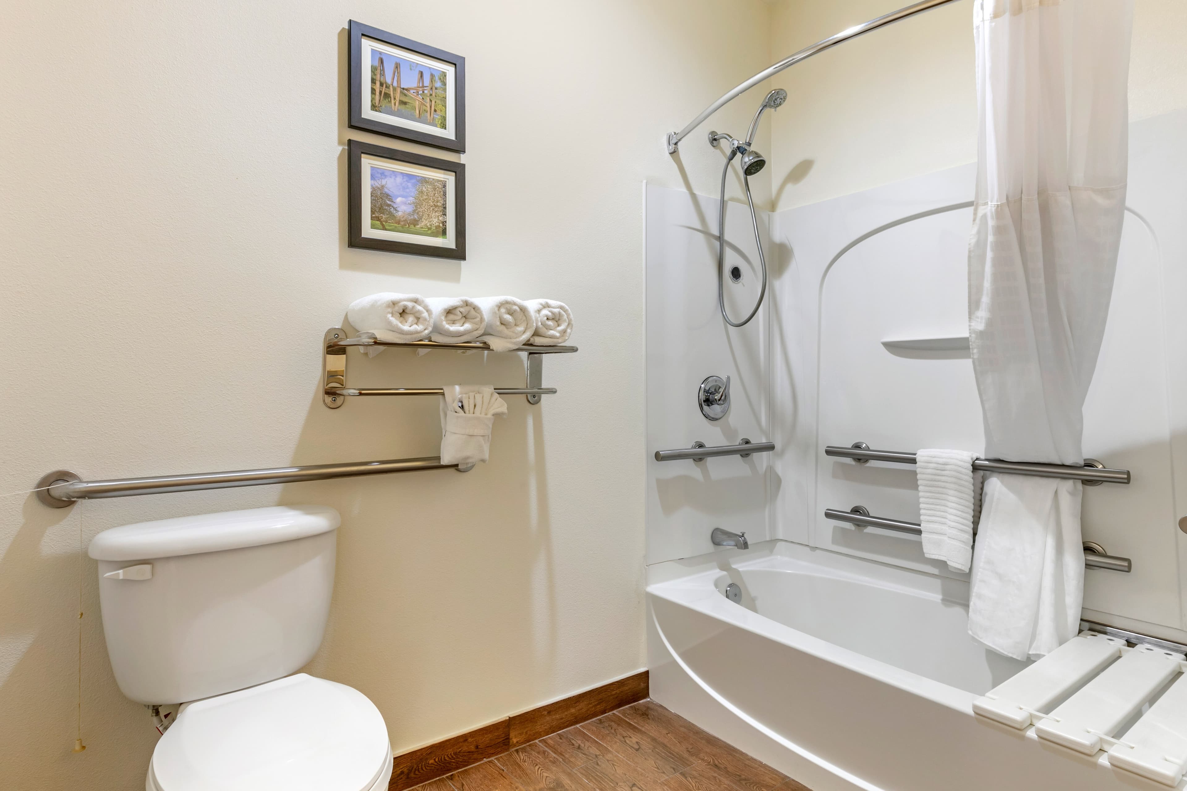 Comfort Suites Batesville — 12