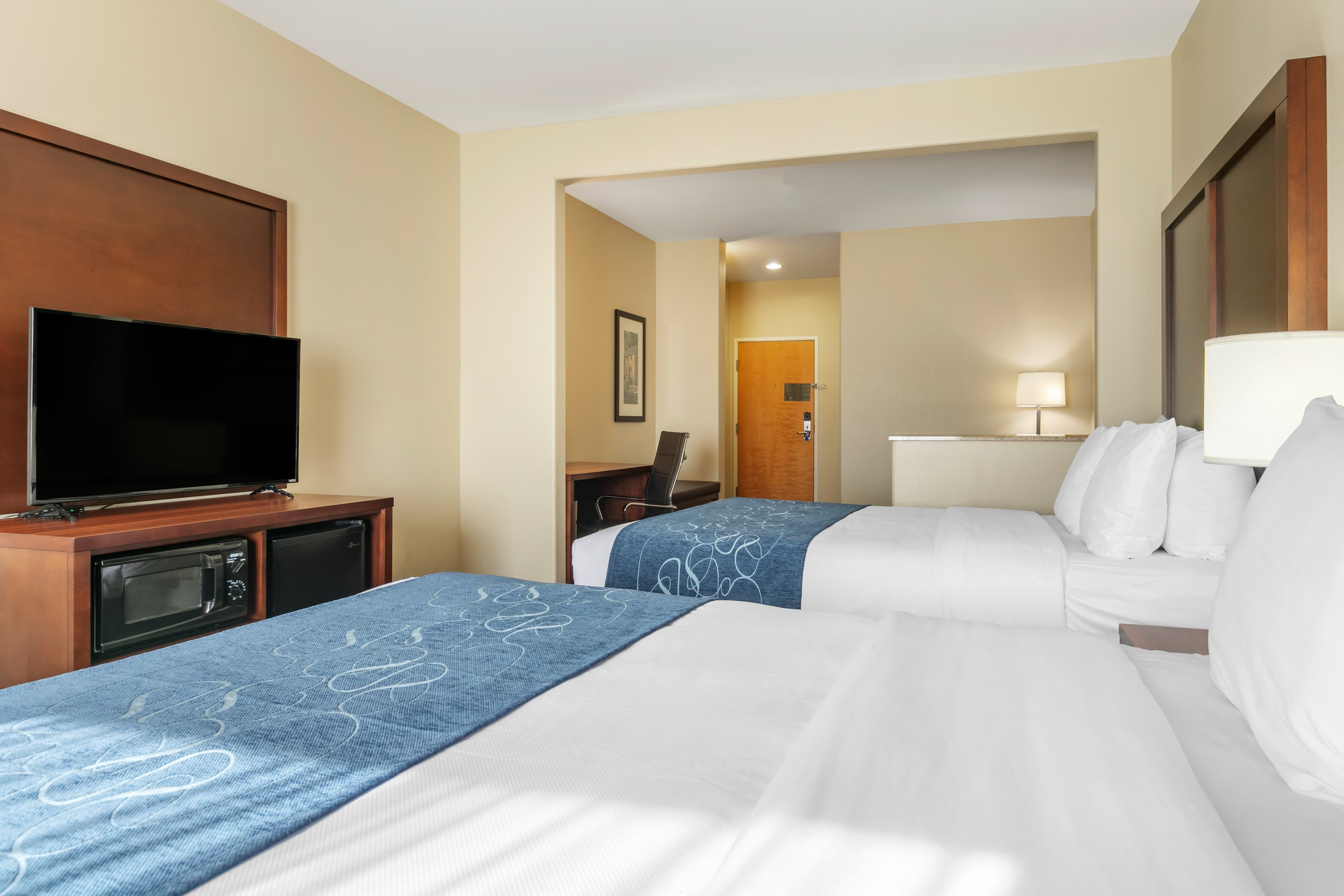 Comfort Suites Batesville — 14