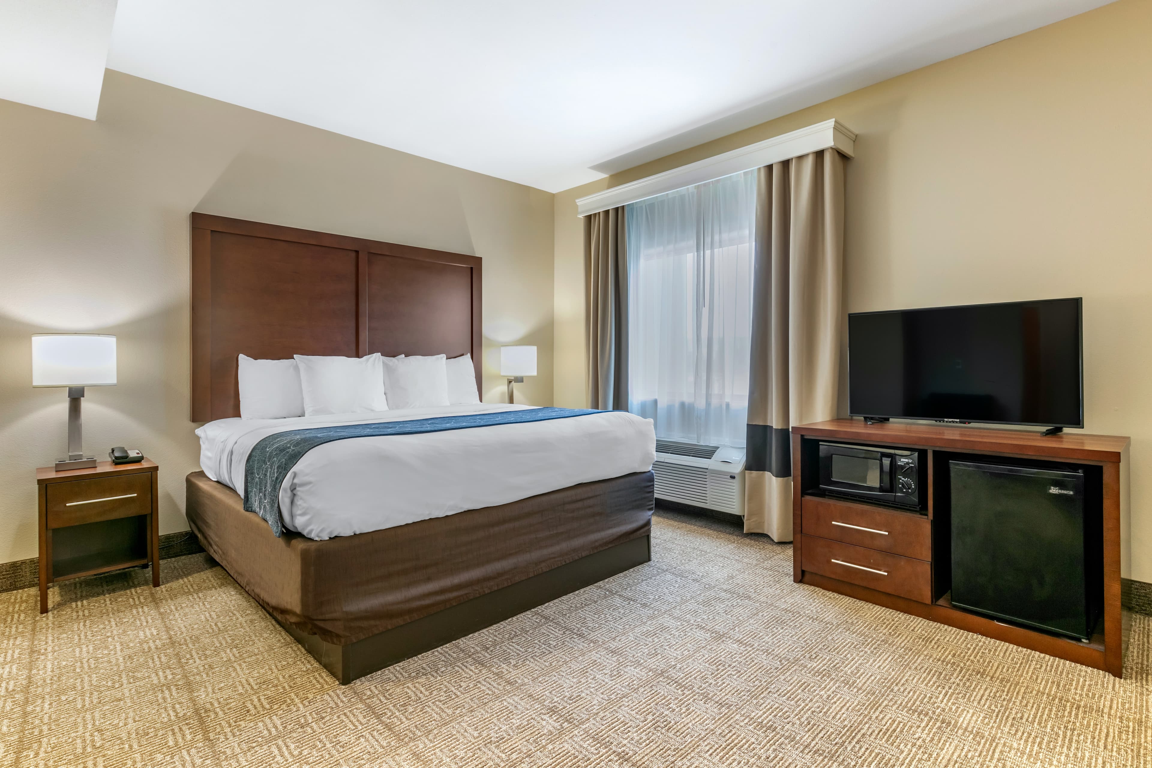 Comfort Suites Batesville — 18