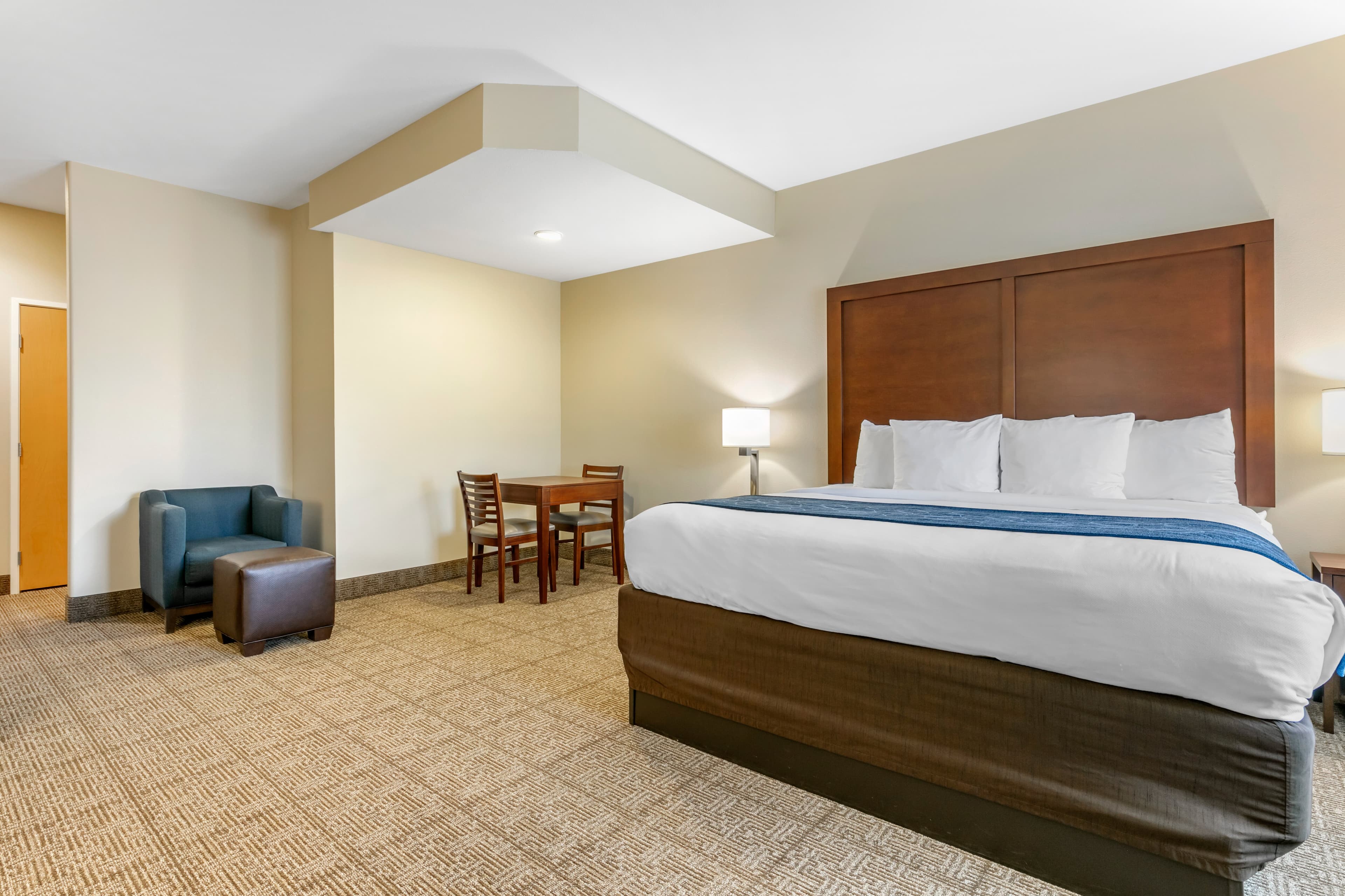 Comfort Suites Batesville — 21
