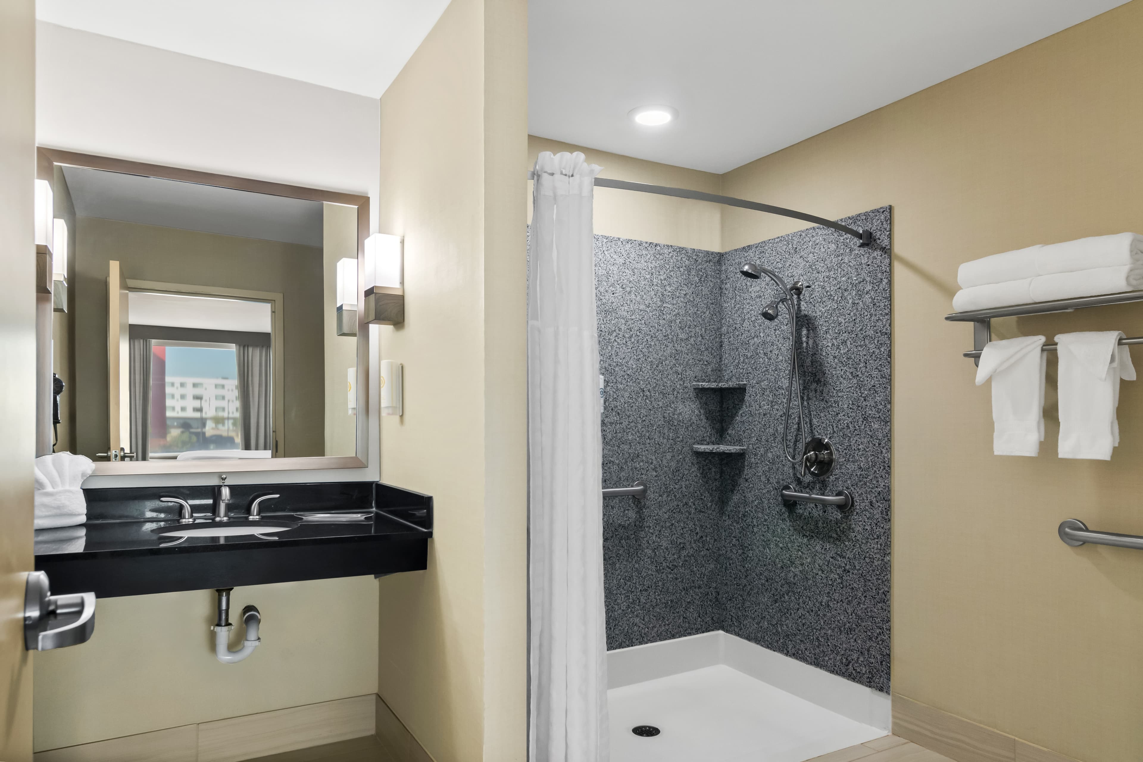 Comfort Suites Bentonville - Rogers — 9
