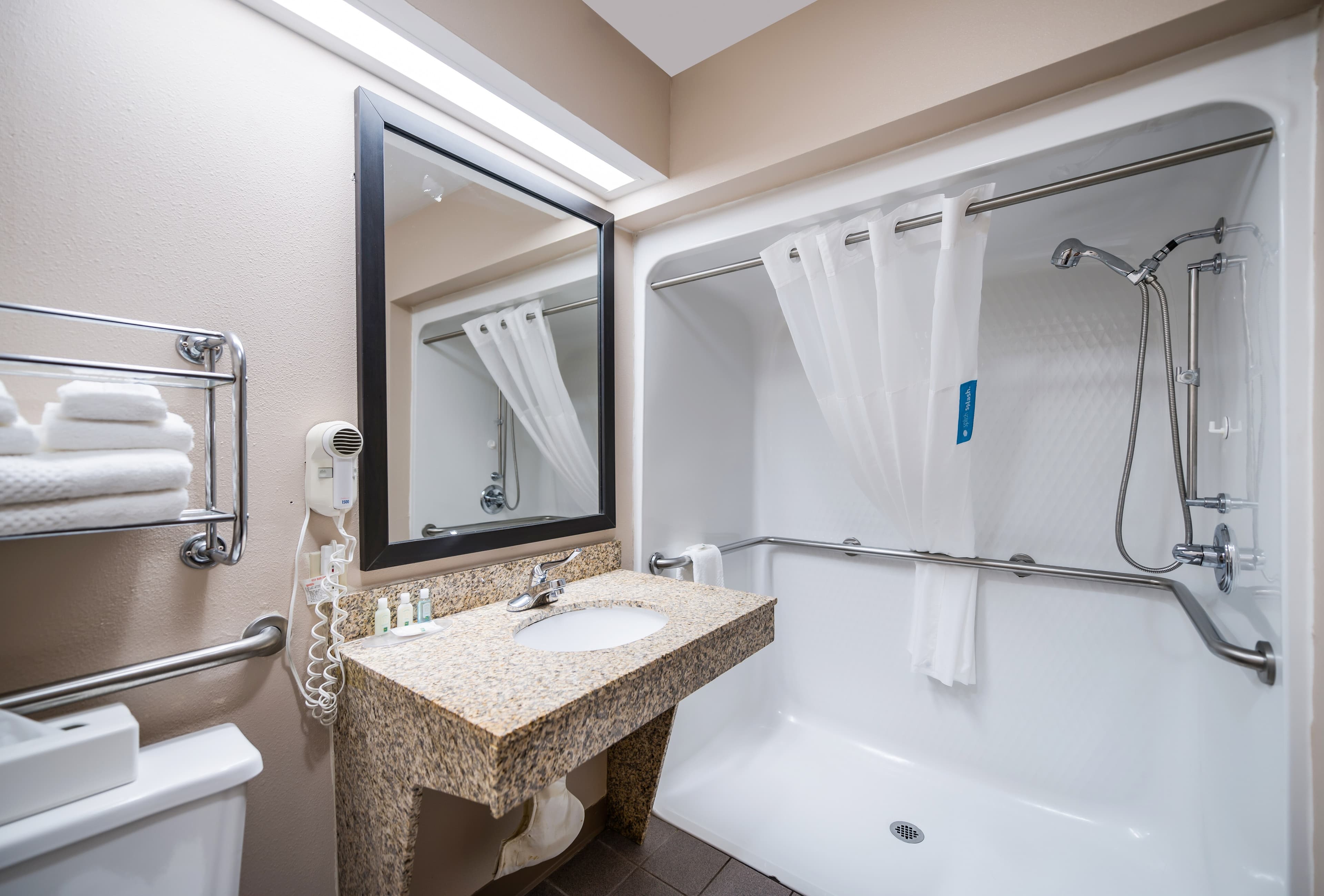 Quality Inn Jacksonville near Little Rock Air Force Base - Image 4