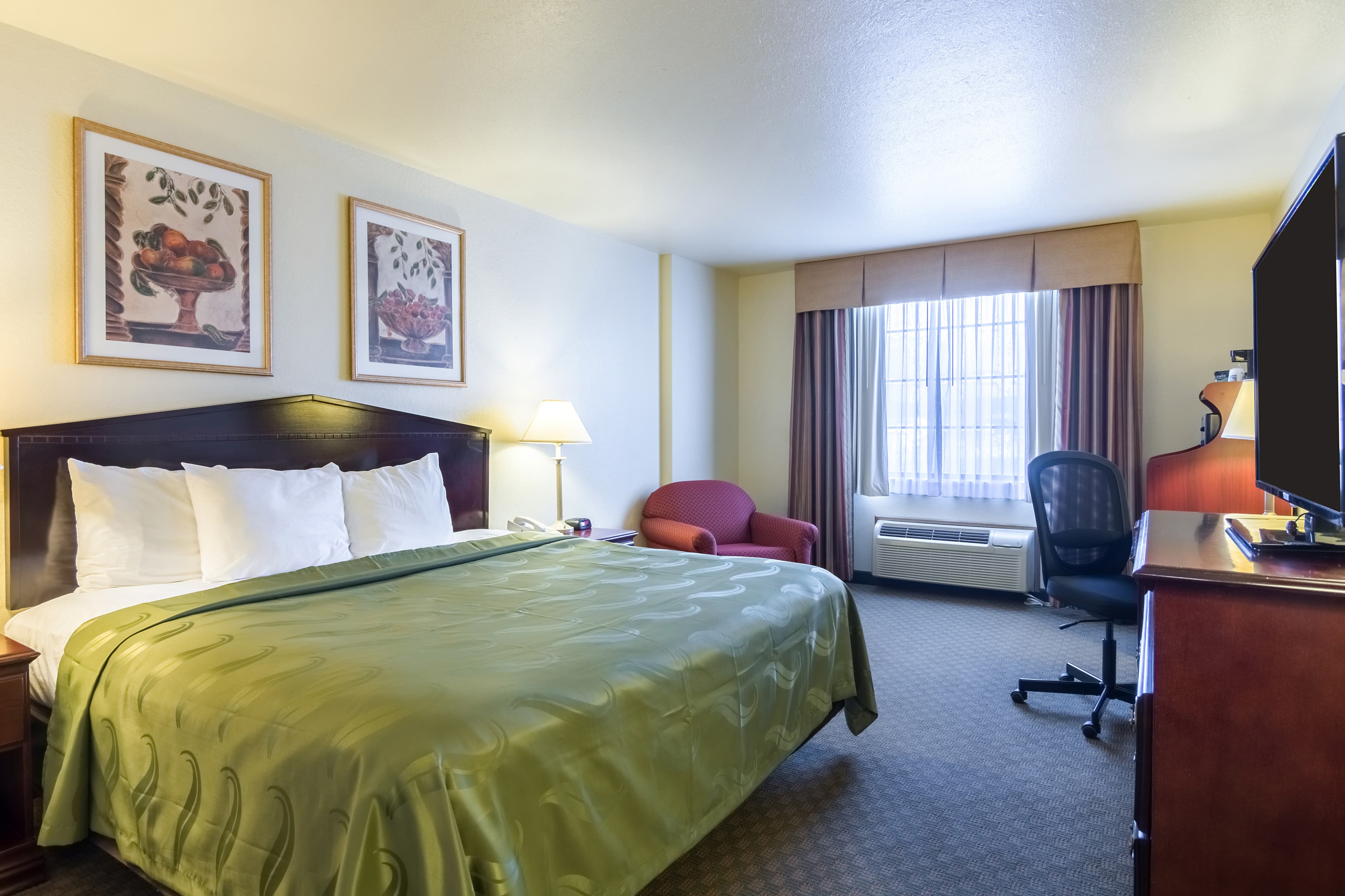Quality Inn & Suites Alma I-40 - Image 3