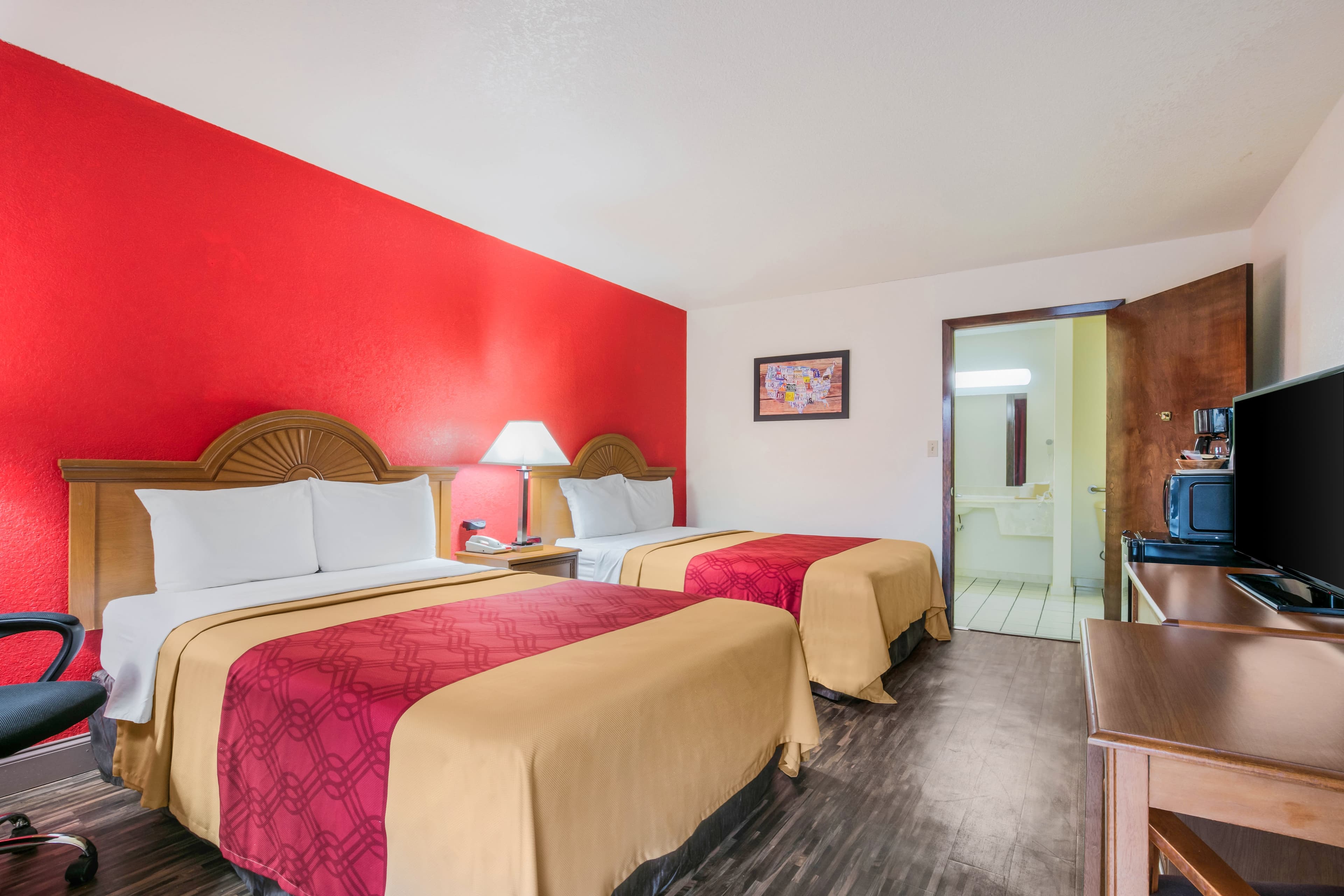 Econo Lodge & Suites Brinkley — 8