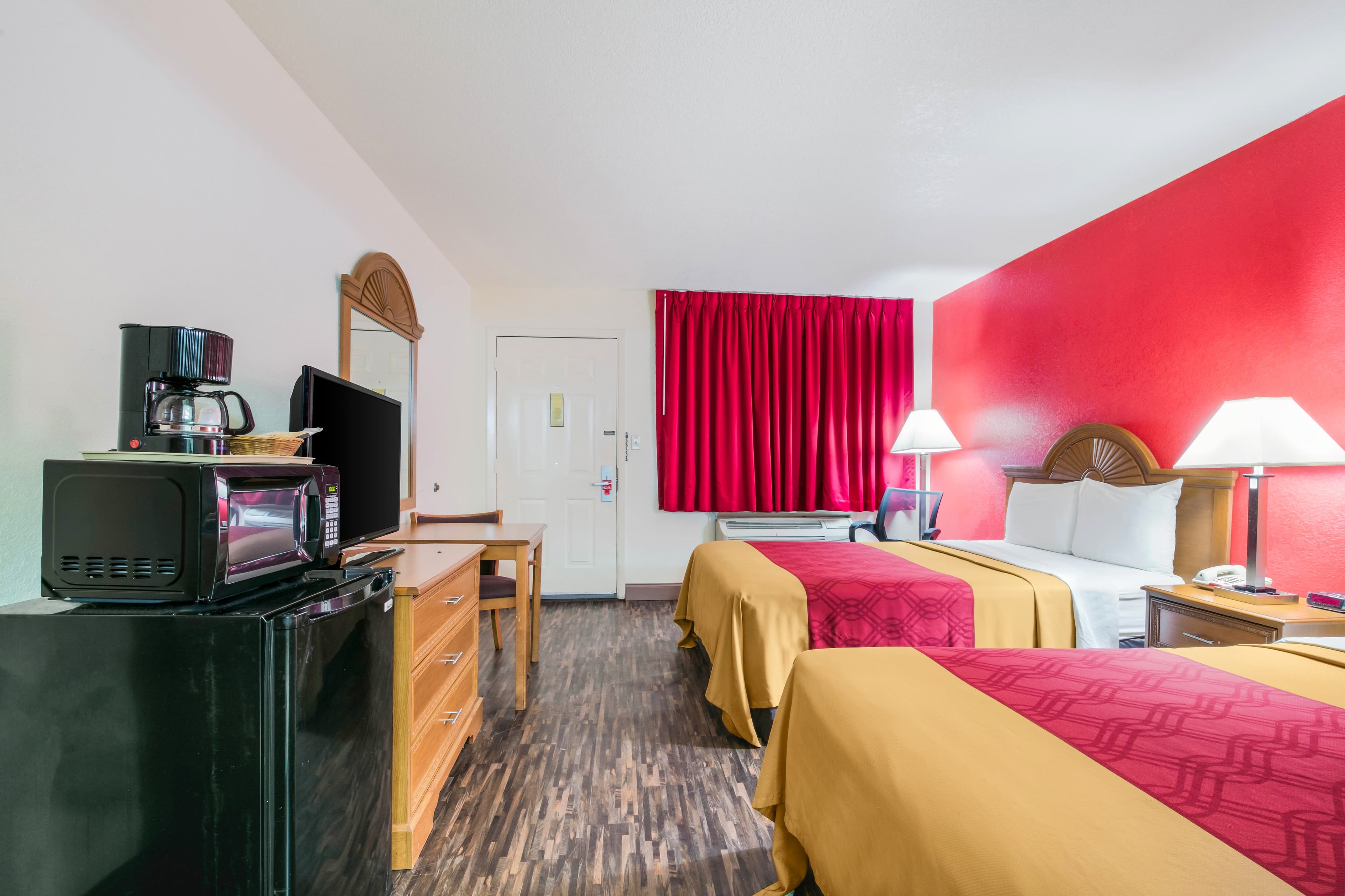 Econo Lodge & Suites Brinkley — 10