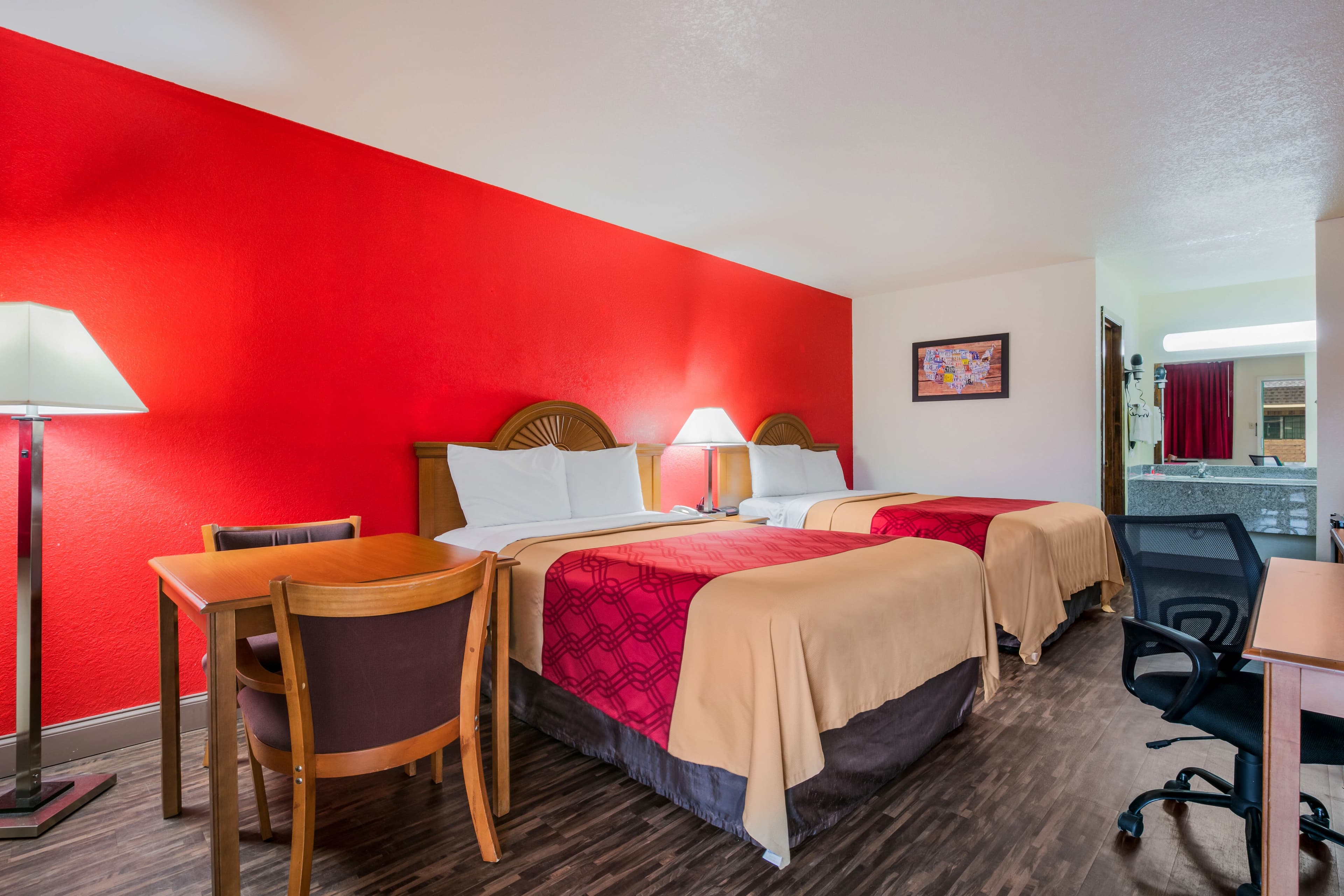 Econo Lodge & Suites Brinkley - Image 2