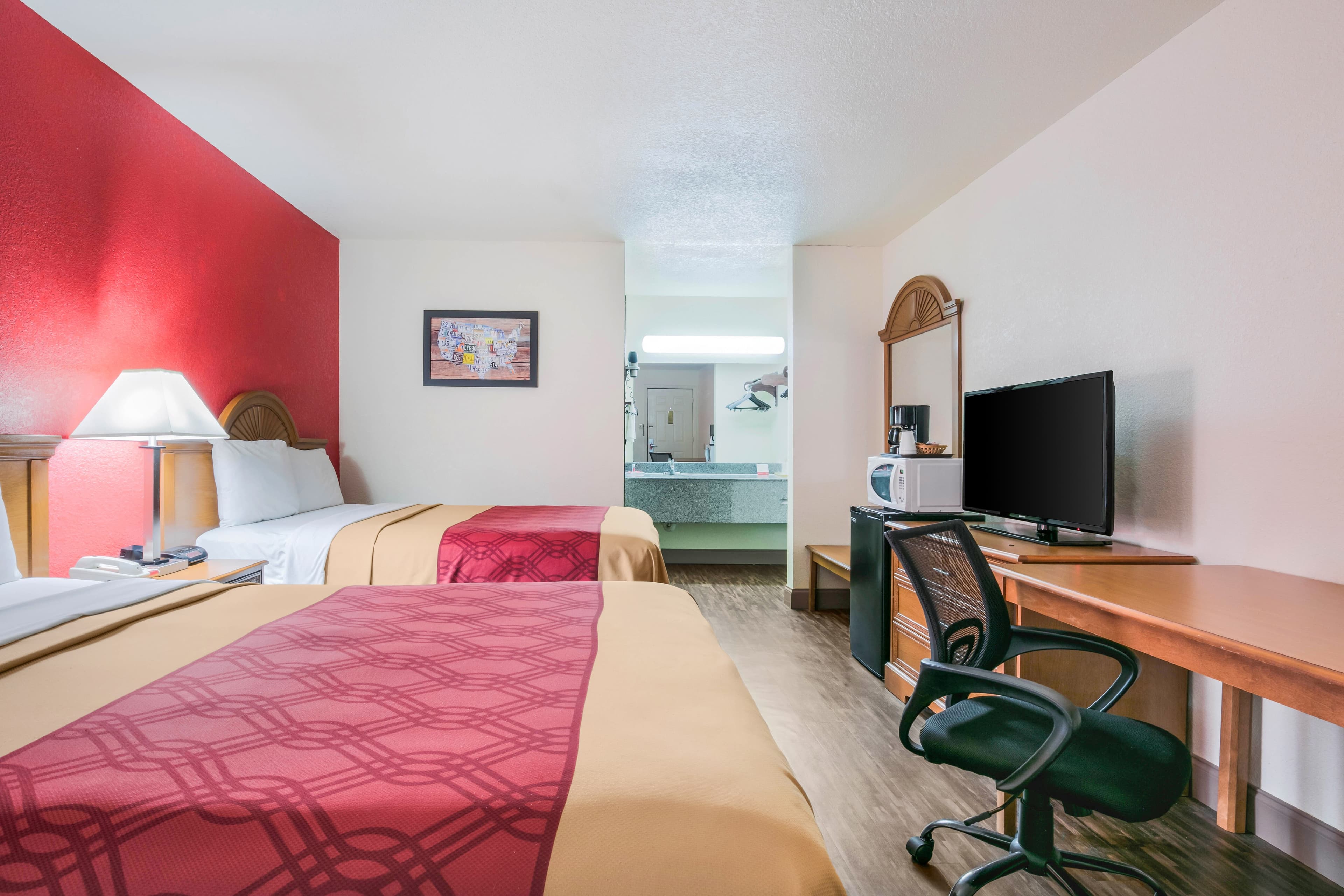 Econo Lodge & Suites Brinkley - Image 3