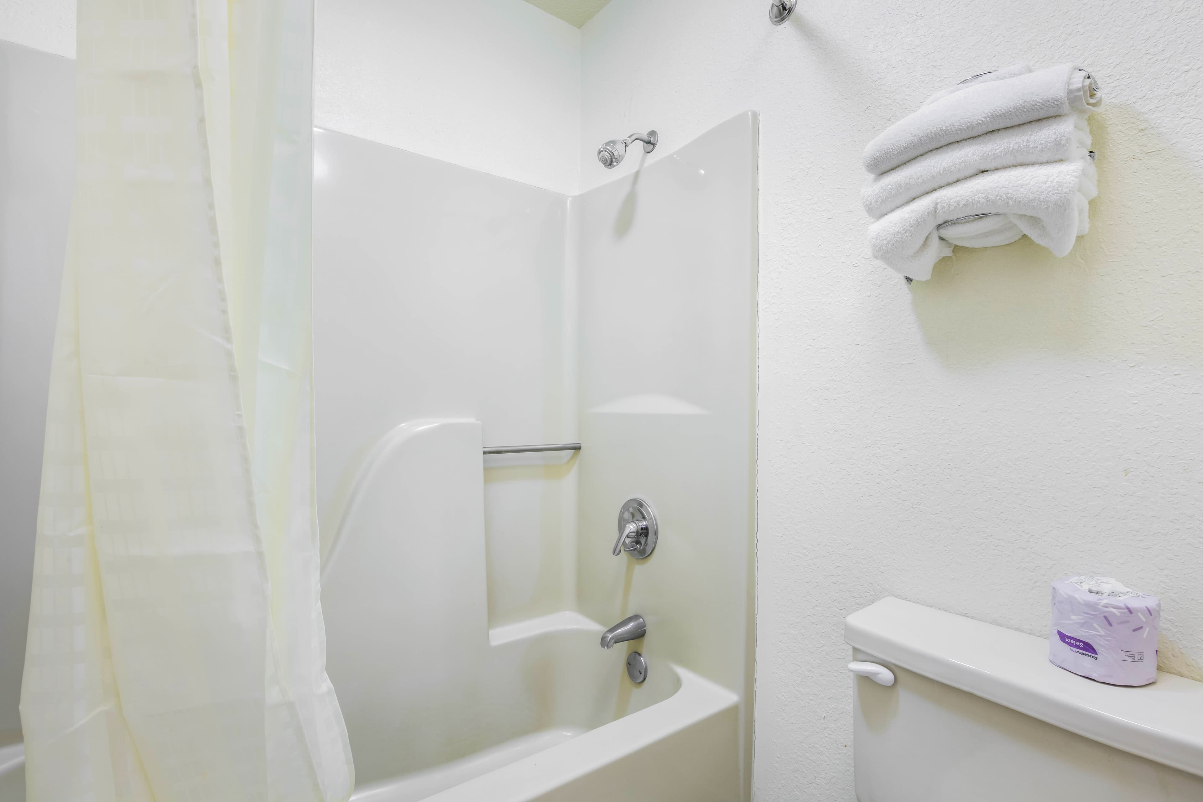 Econo Lodge & Suites Brinkley — 6