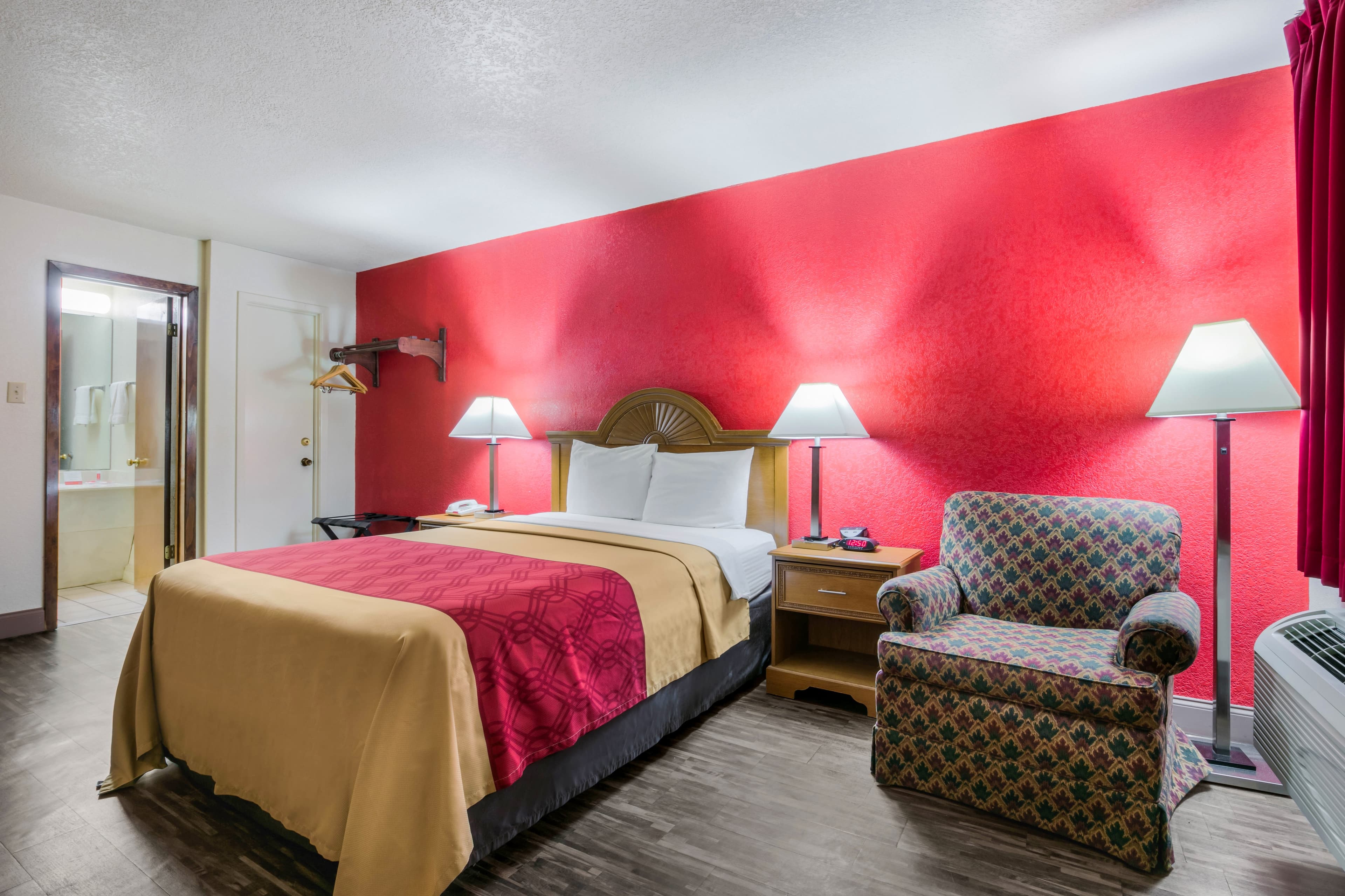 Econo Lodge & Suites Brinkley — 23