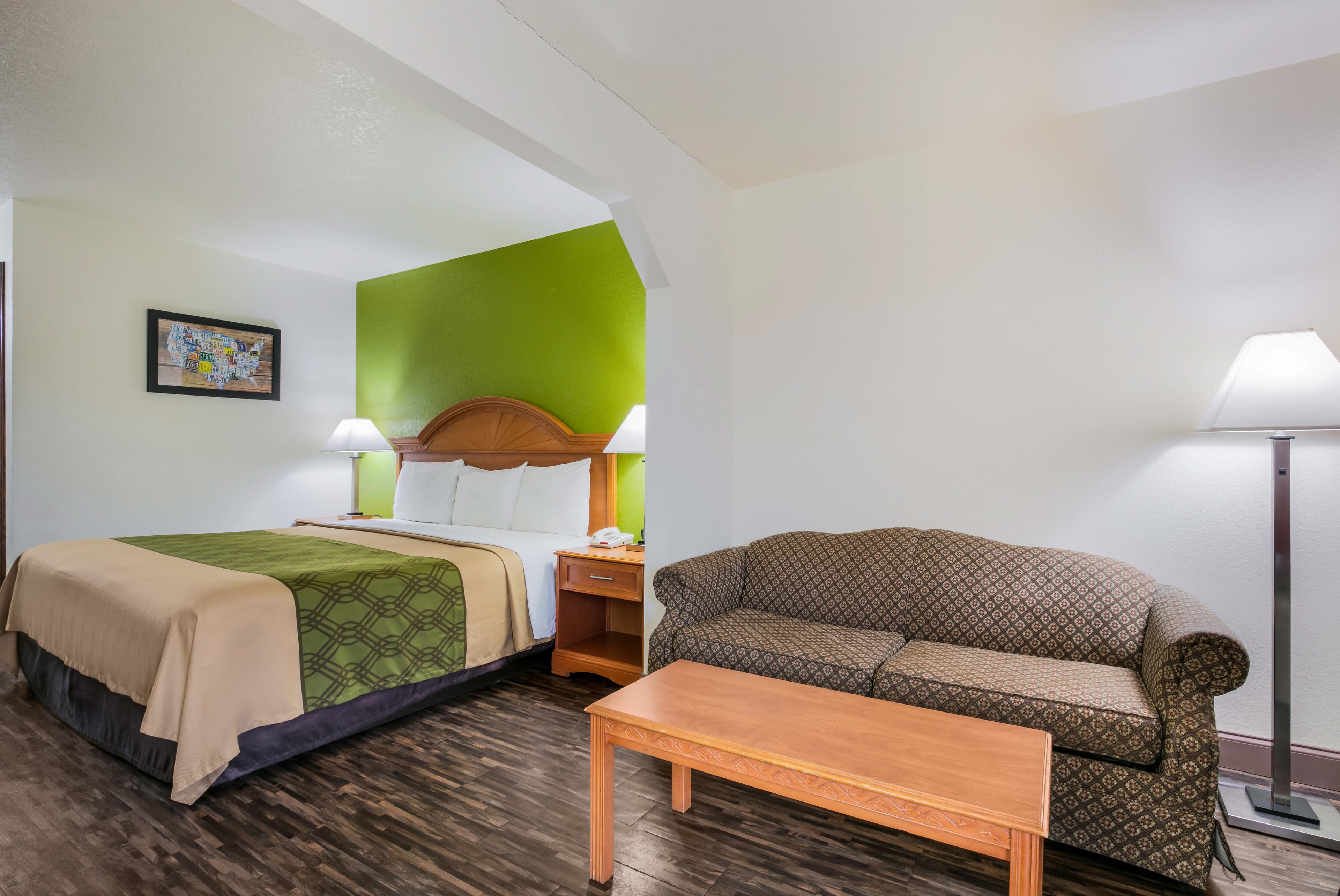Econo Lodge & Suites Brinkley — 26