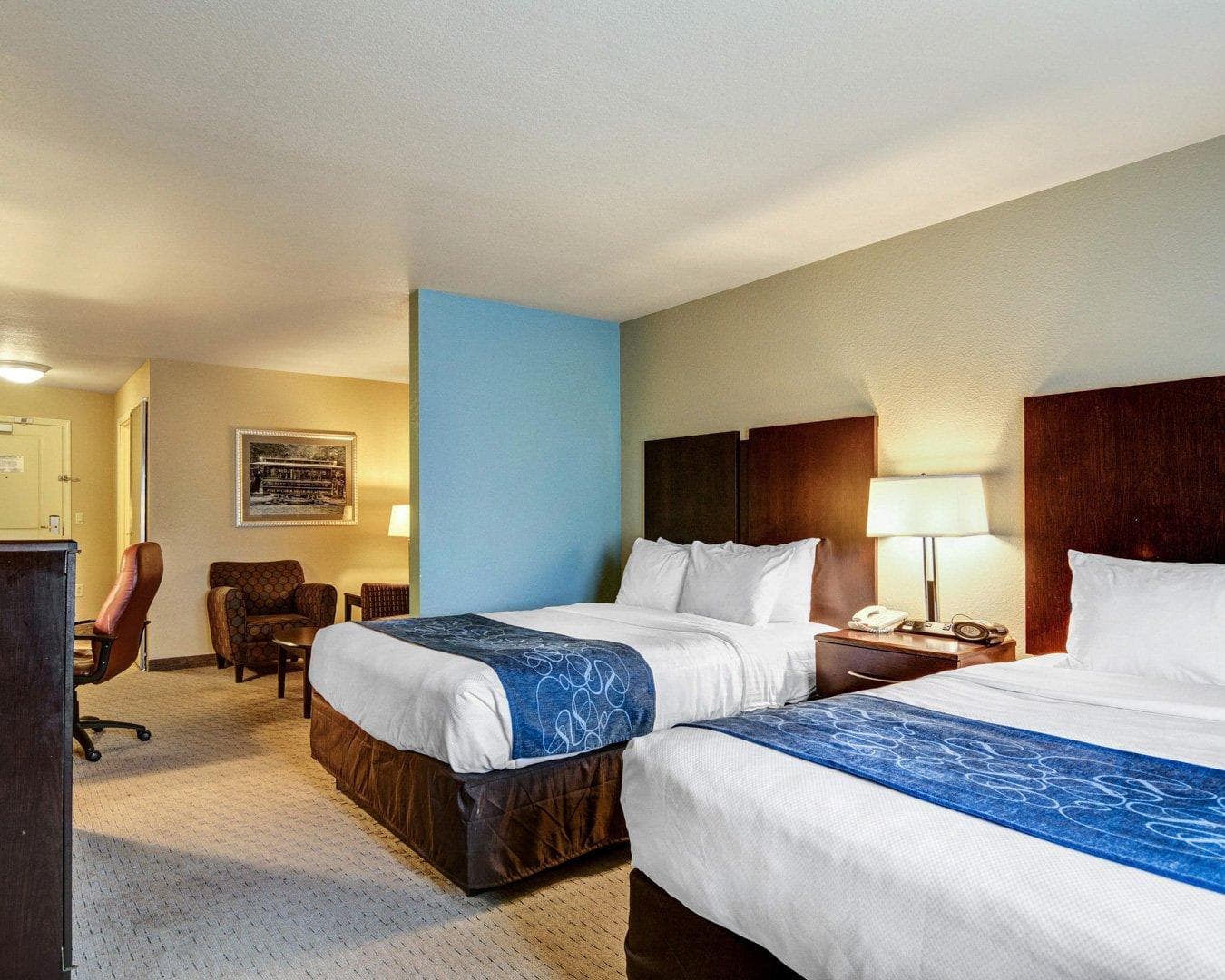 Comfort Suites near Hot Springs Park - Image 1
