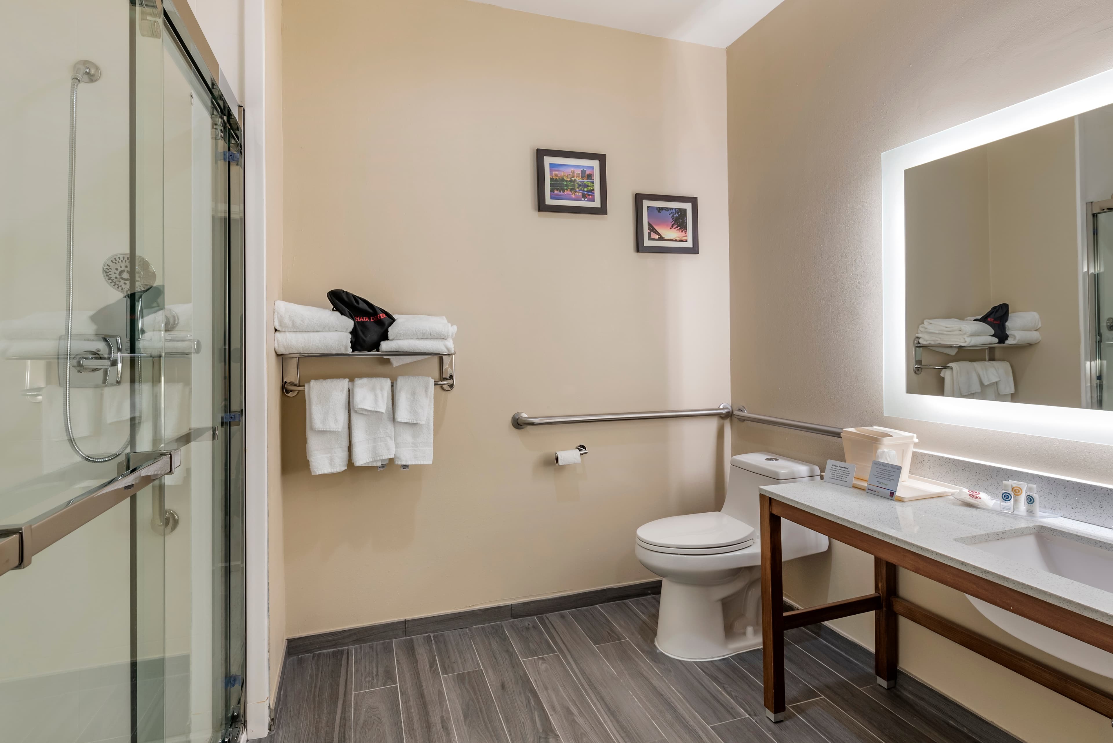Comfort Suites West Memphis I-40 I-55 — 17