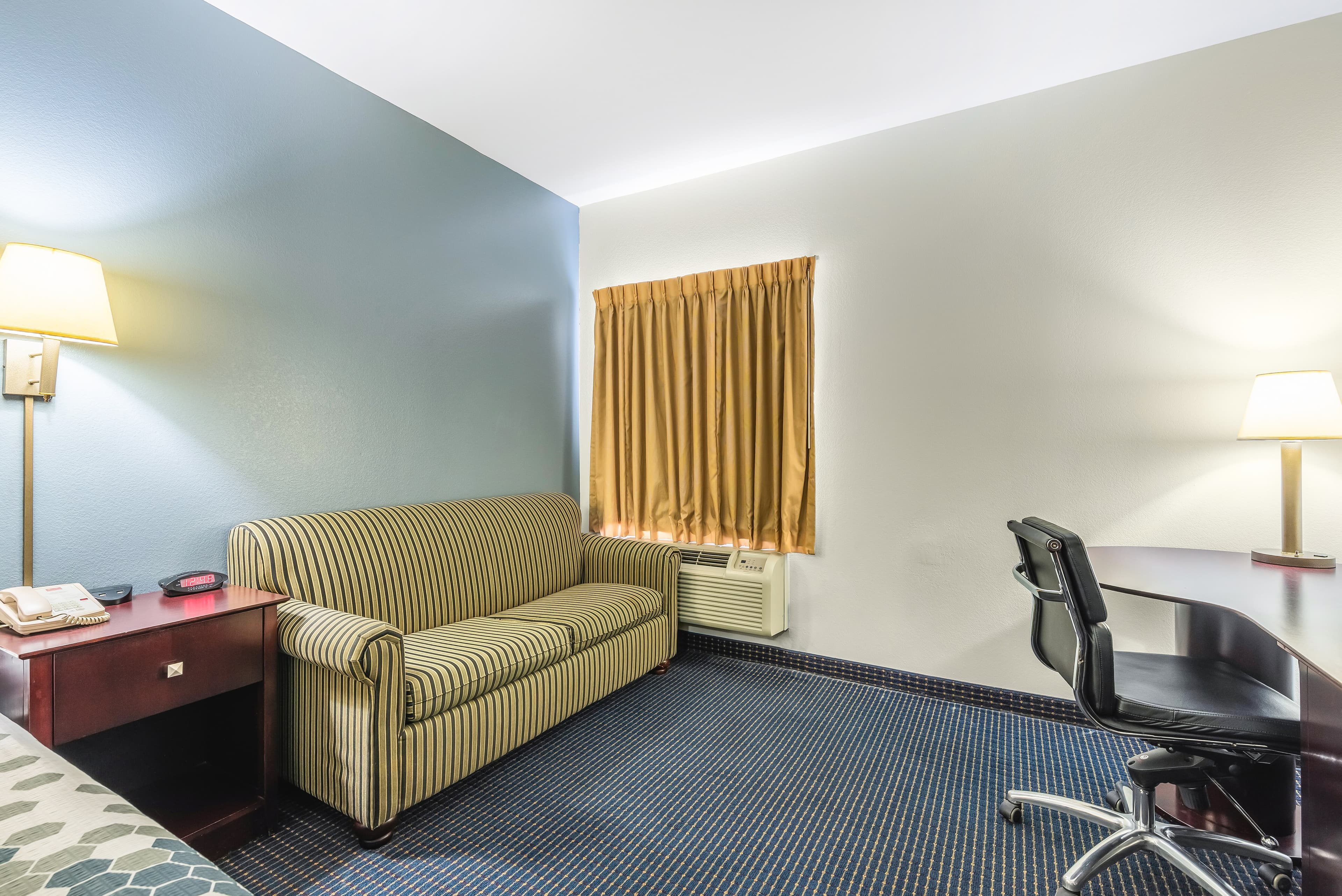 Econo Lodge Inn & Suites Pritchard Road North Little Rock - Image 4