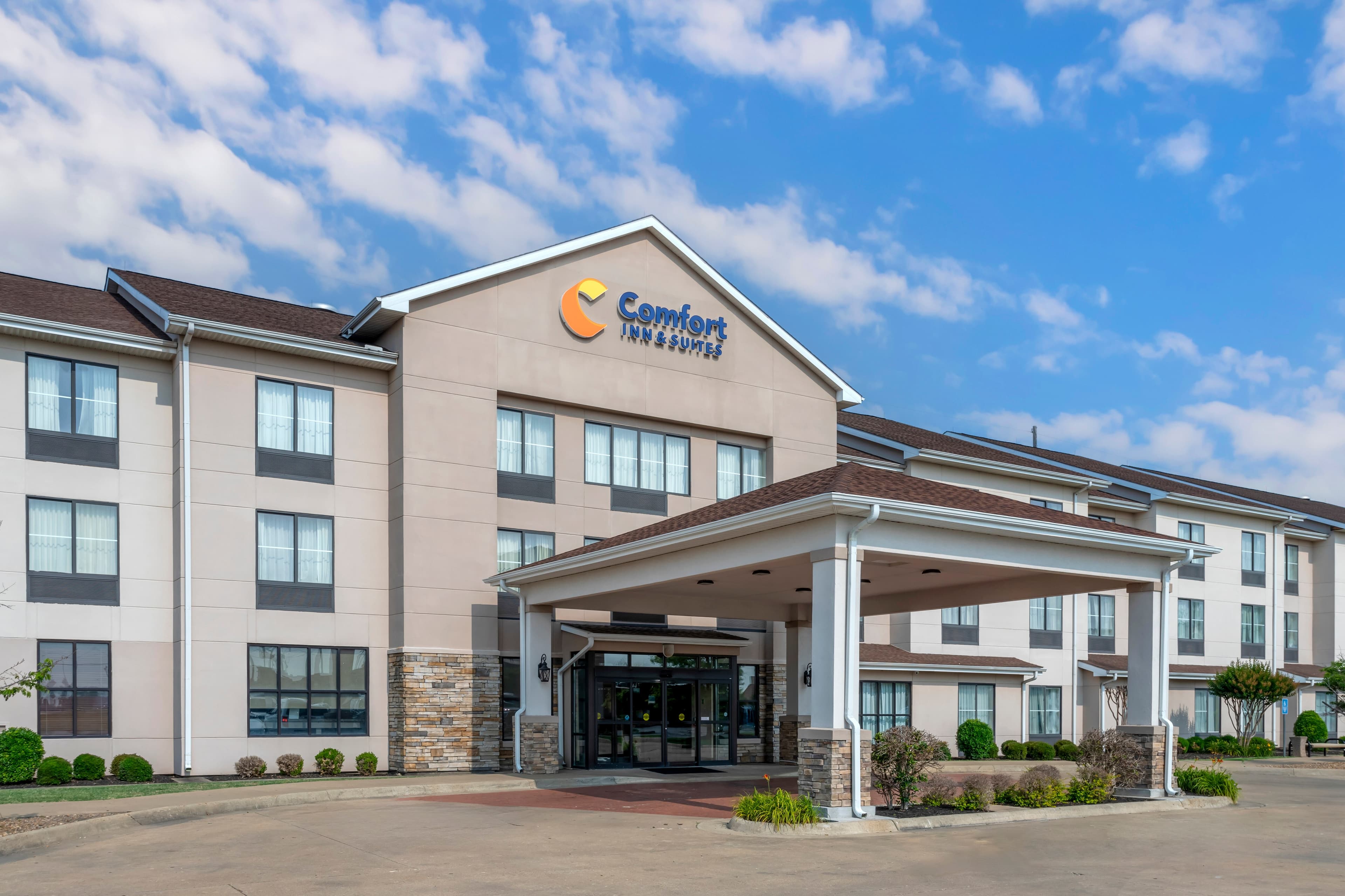 Comfort Inn & Suites Blytheville - Image 1