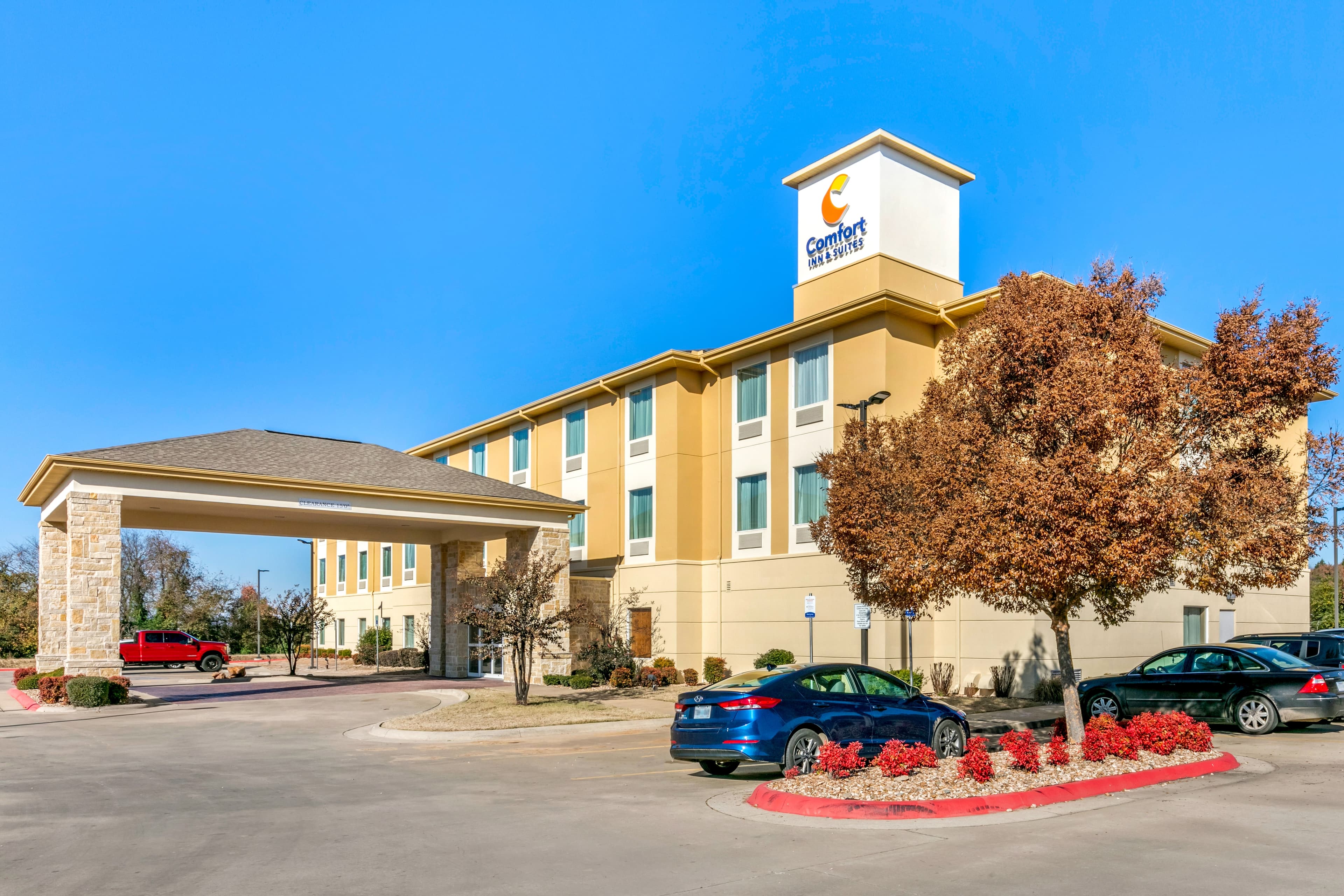 Comfort Inn & Suites Van Buren-Fort Smith - Image 1
