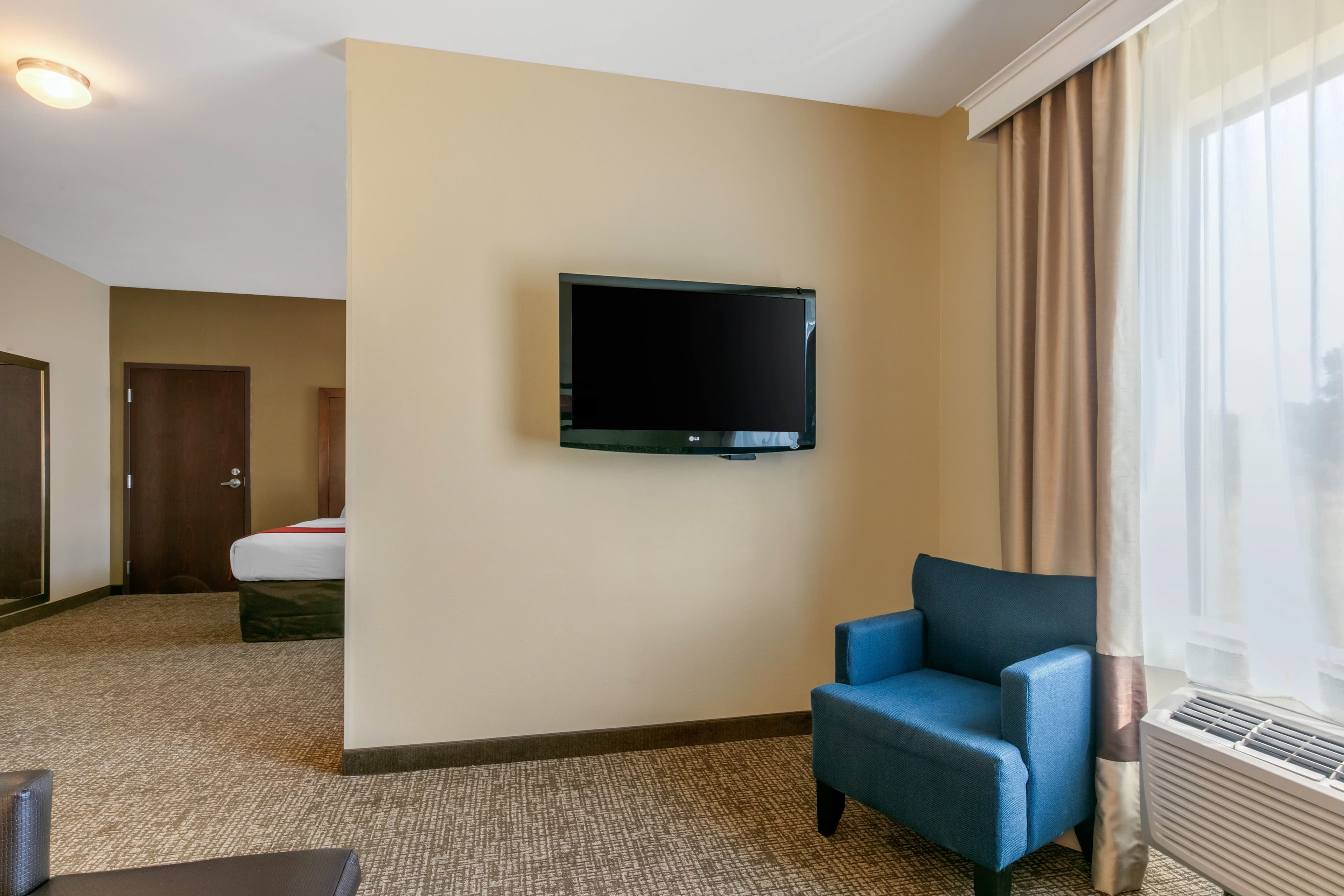 Comfort Suites Forrest City — 8