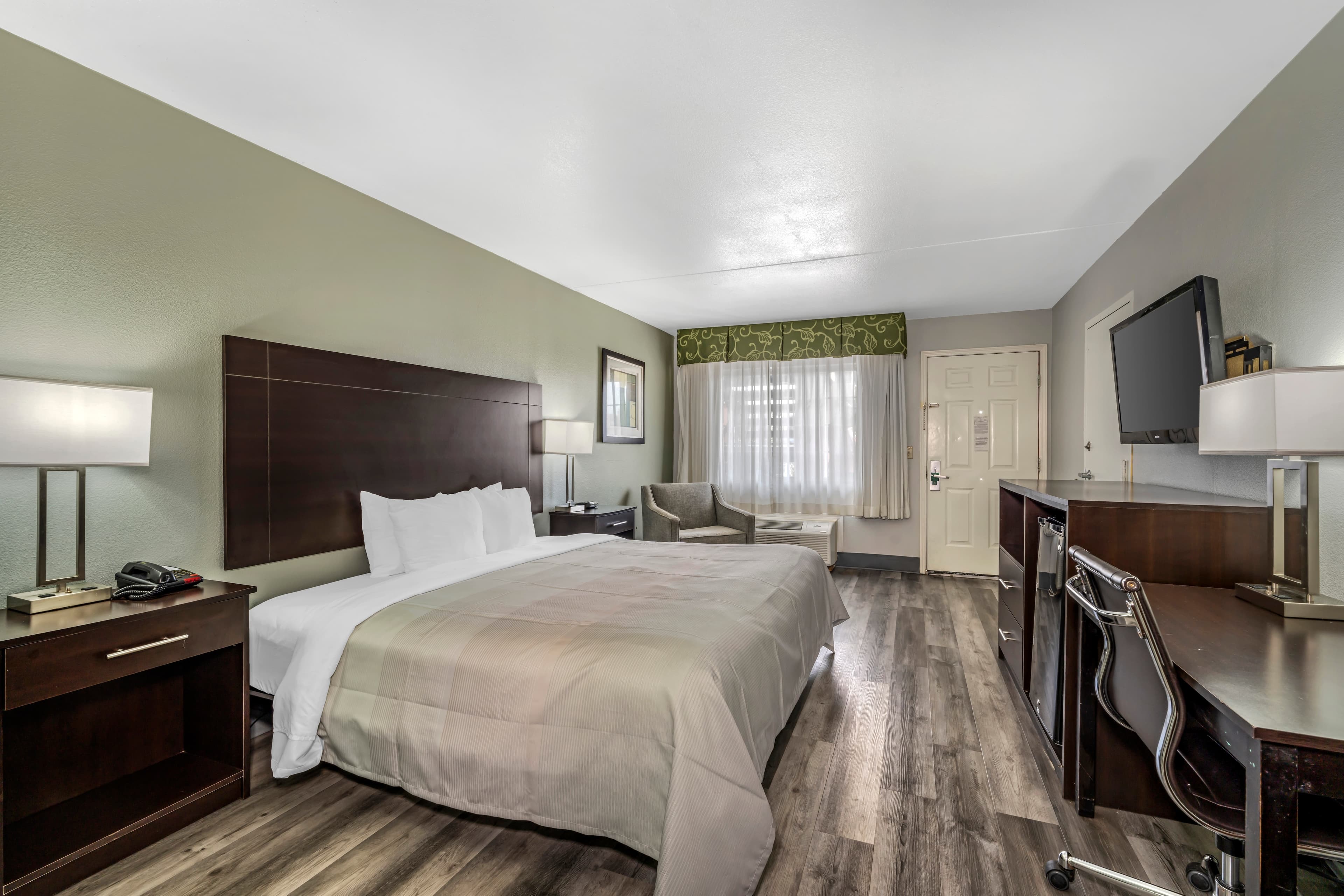 Quality Inn Siloam Springs West - Image 4