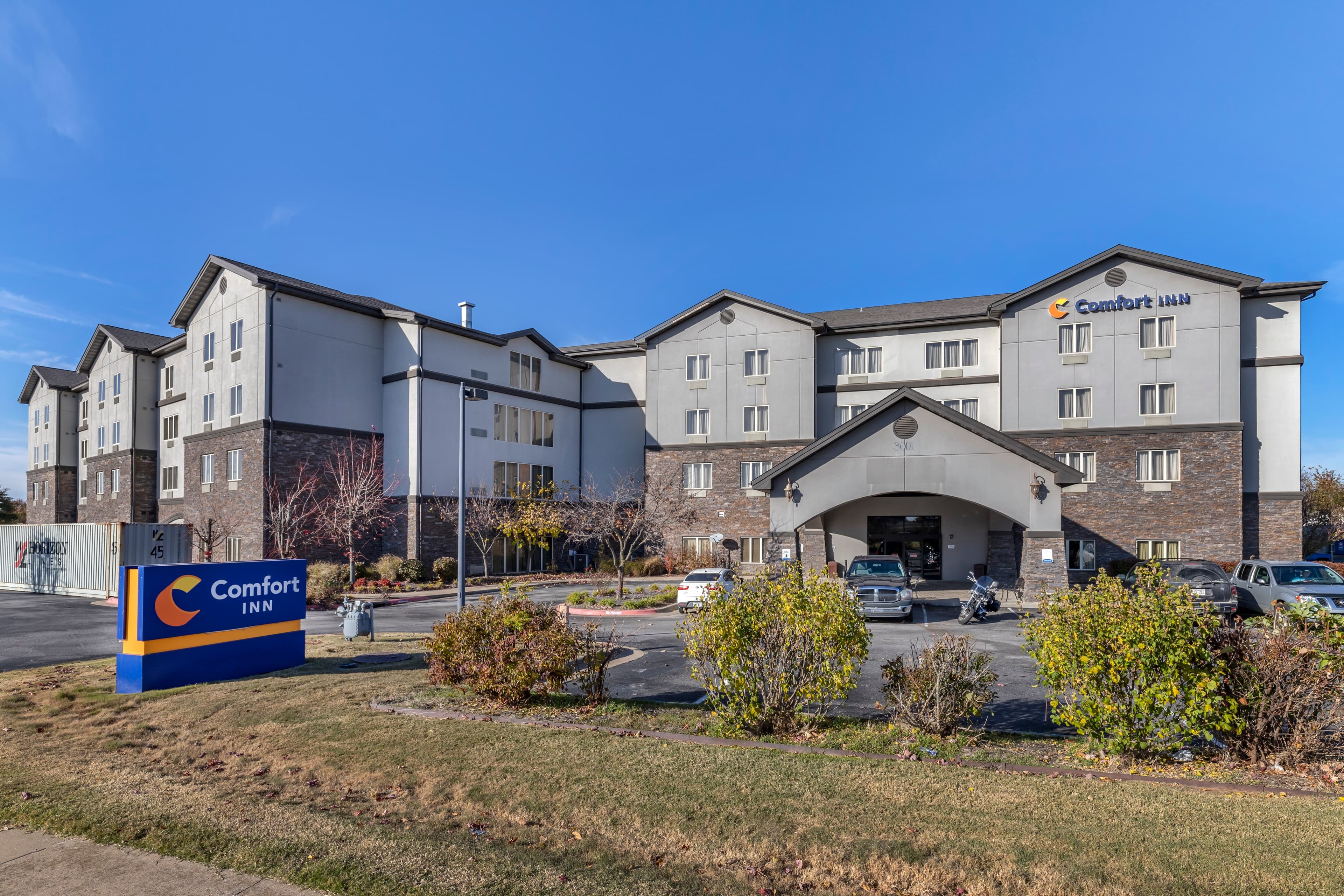 Comfort Inn Bentonville - Crystal Bridges - Image 1