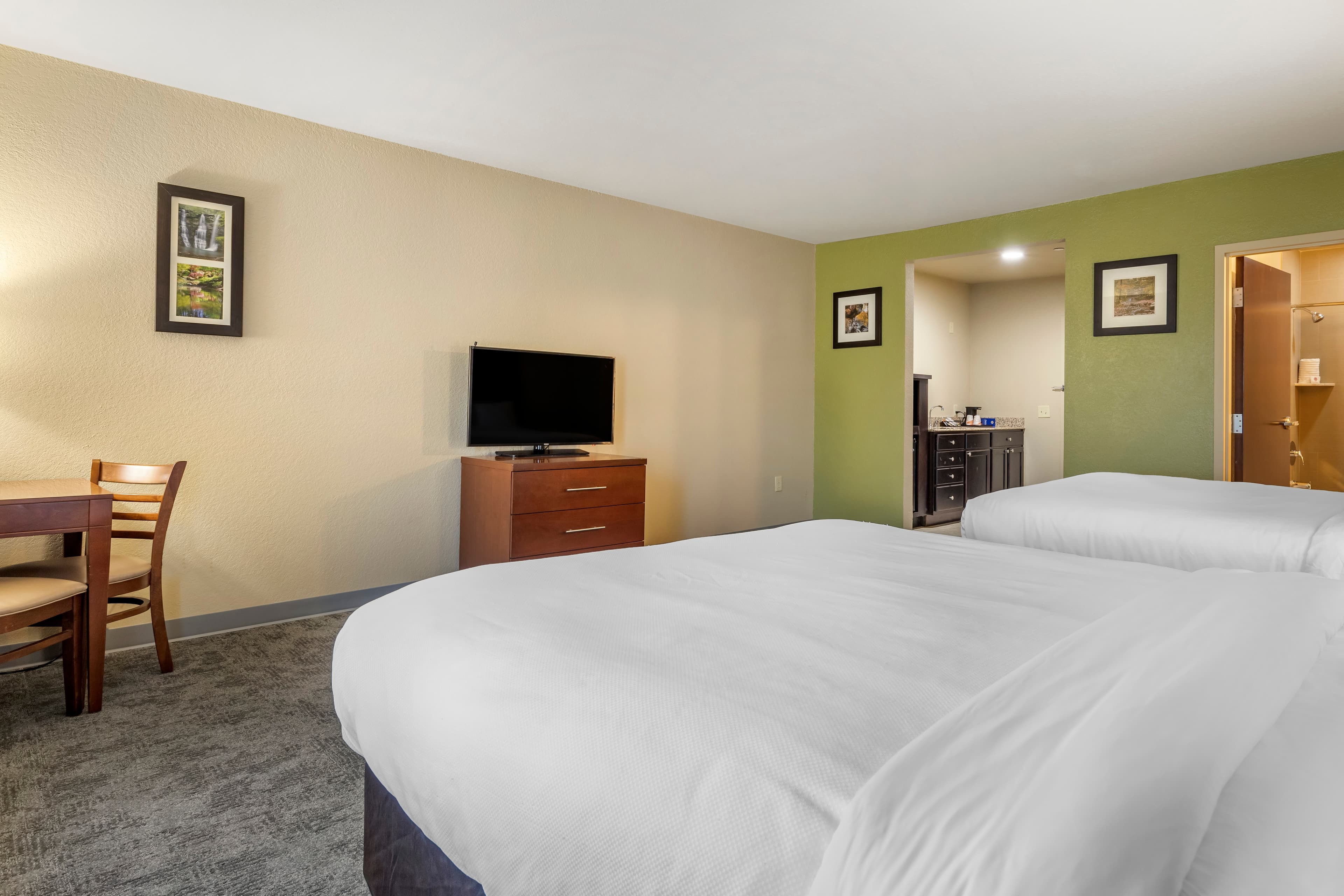 Comfort Inn Bentonville - Crystal Bridges — 11
