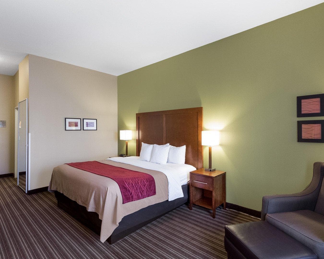 Comfort Inn & Suites Fayetteville-University Area — 7