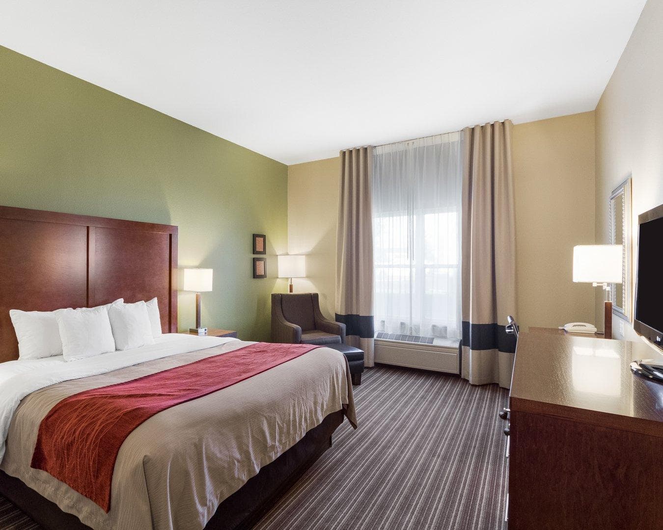Comfort Inn & Suites Fayetteville-University Area — 9
