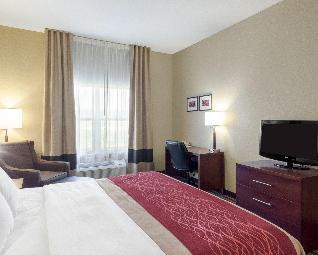 Comfort Inn & Suites Fayetteville-University Area — 34